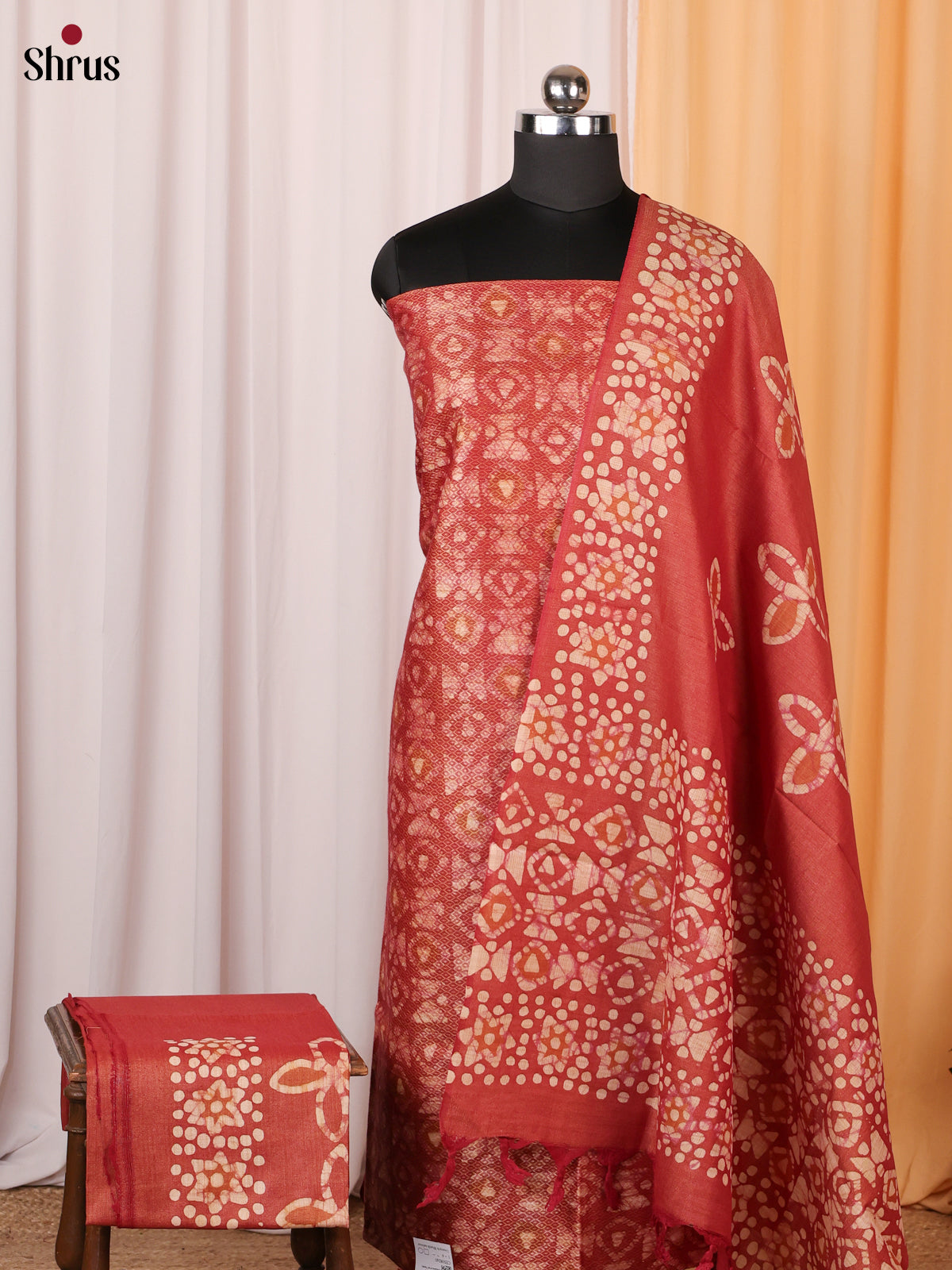 CES08240 - Bhatik salwar