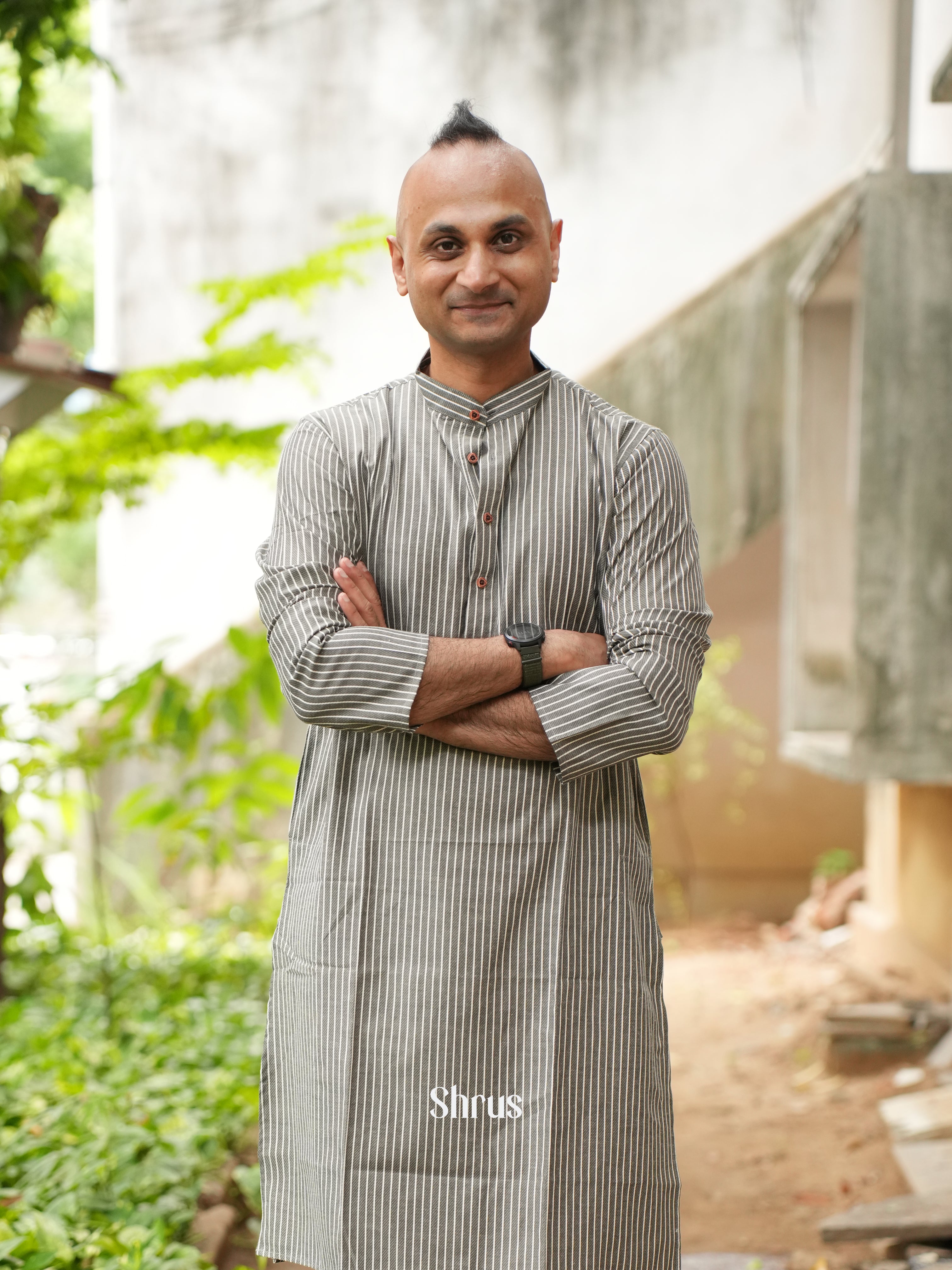 CES18522 - Readymade Mens Kurta - Shop on ShrusEternity.com