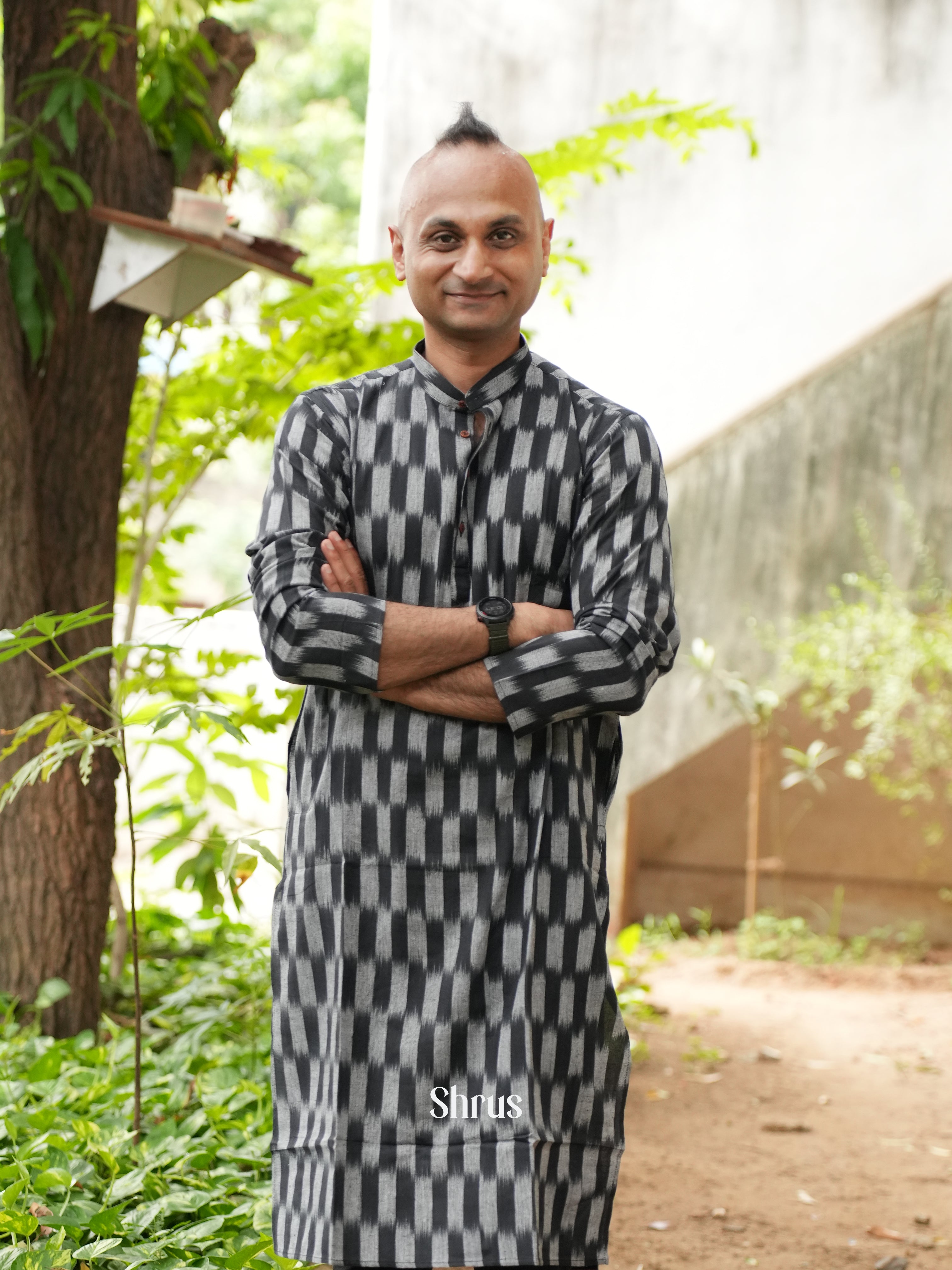 CES18546 - Readymade Mens Kurta - Shop on ShrusEternity.com