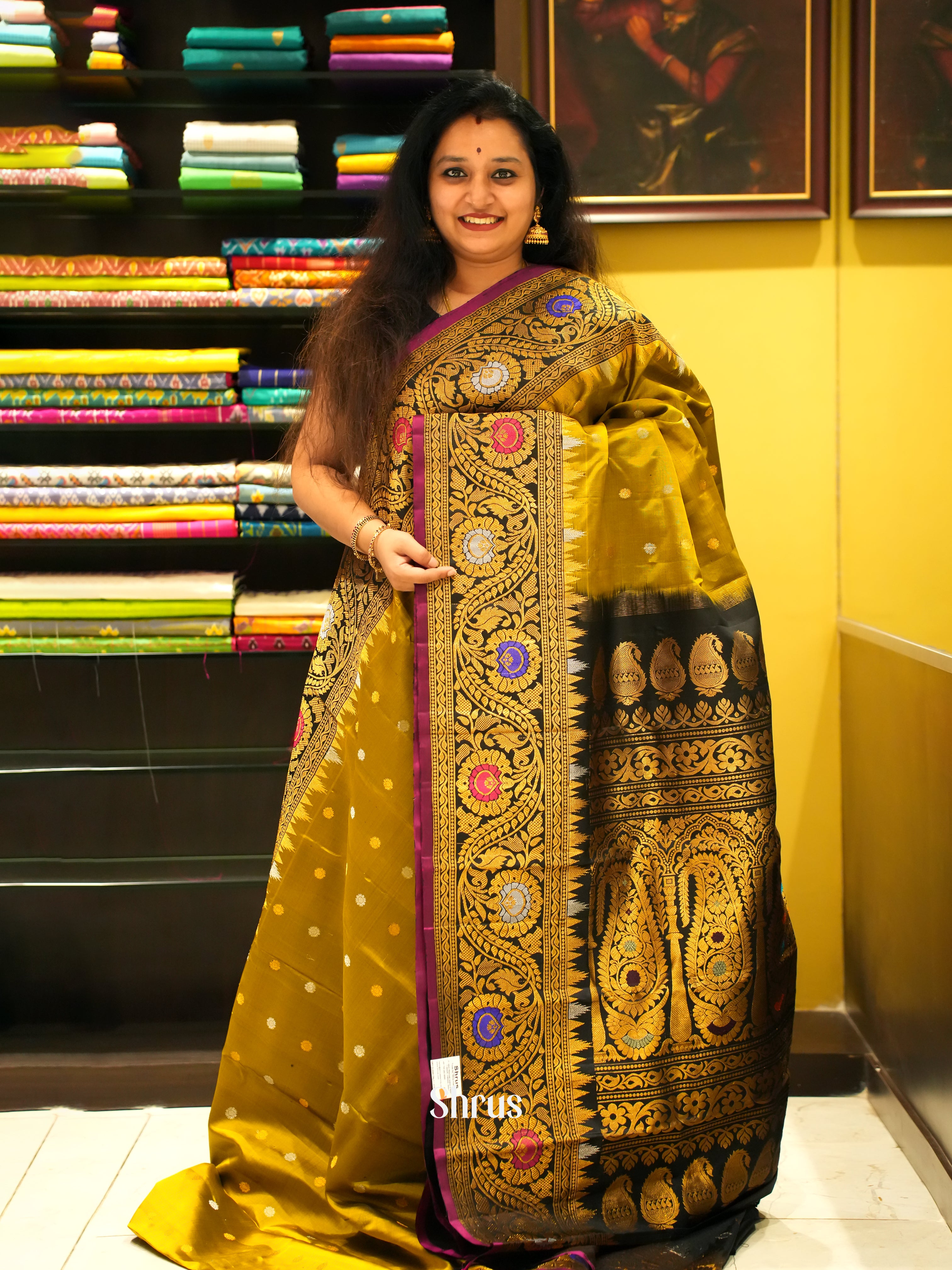 Mehandi Green & Black - Gadwal Silk Saree