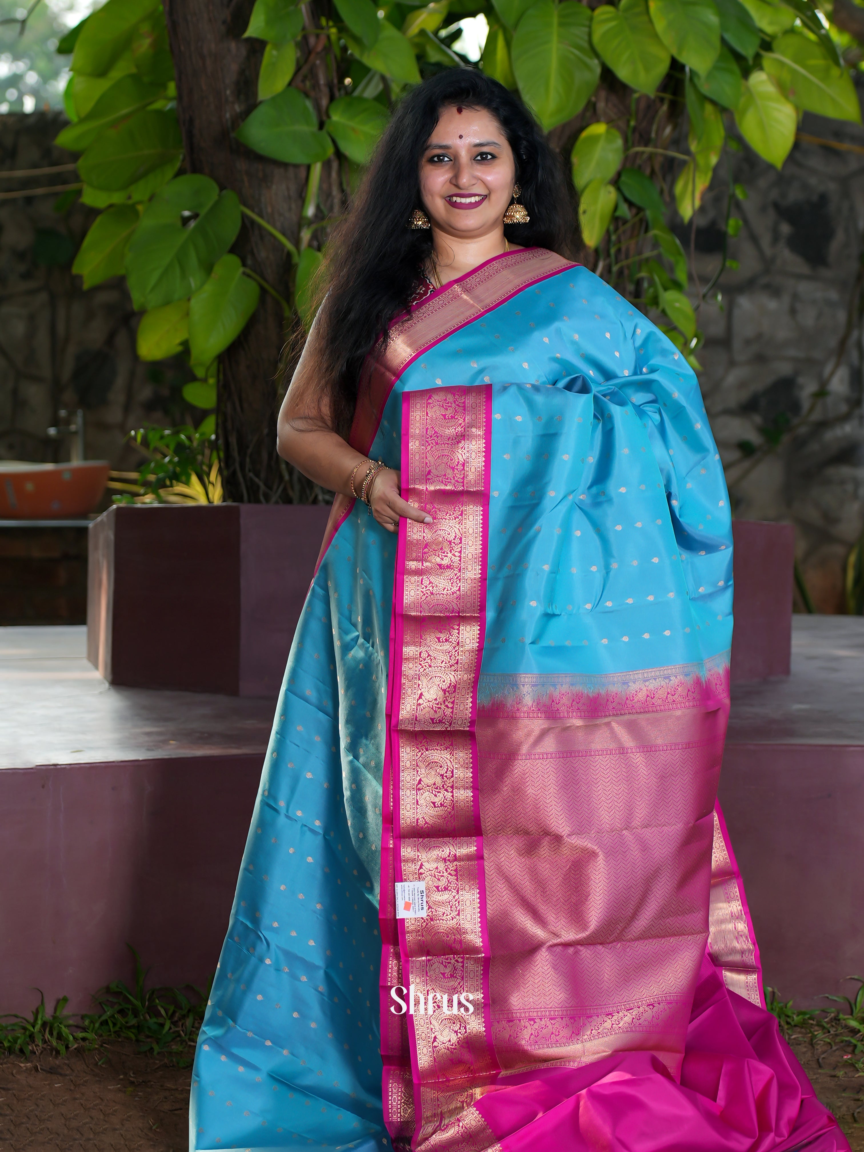 Blue & Pink- Korvai Kanchipuram silk Saree