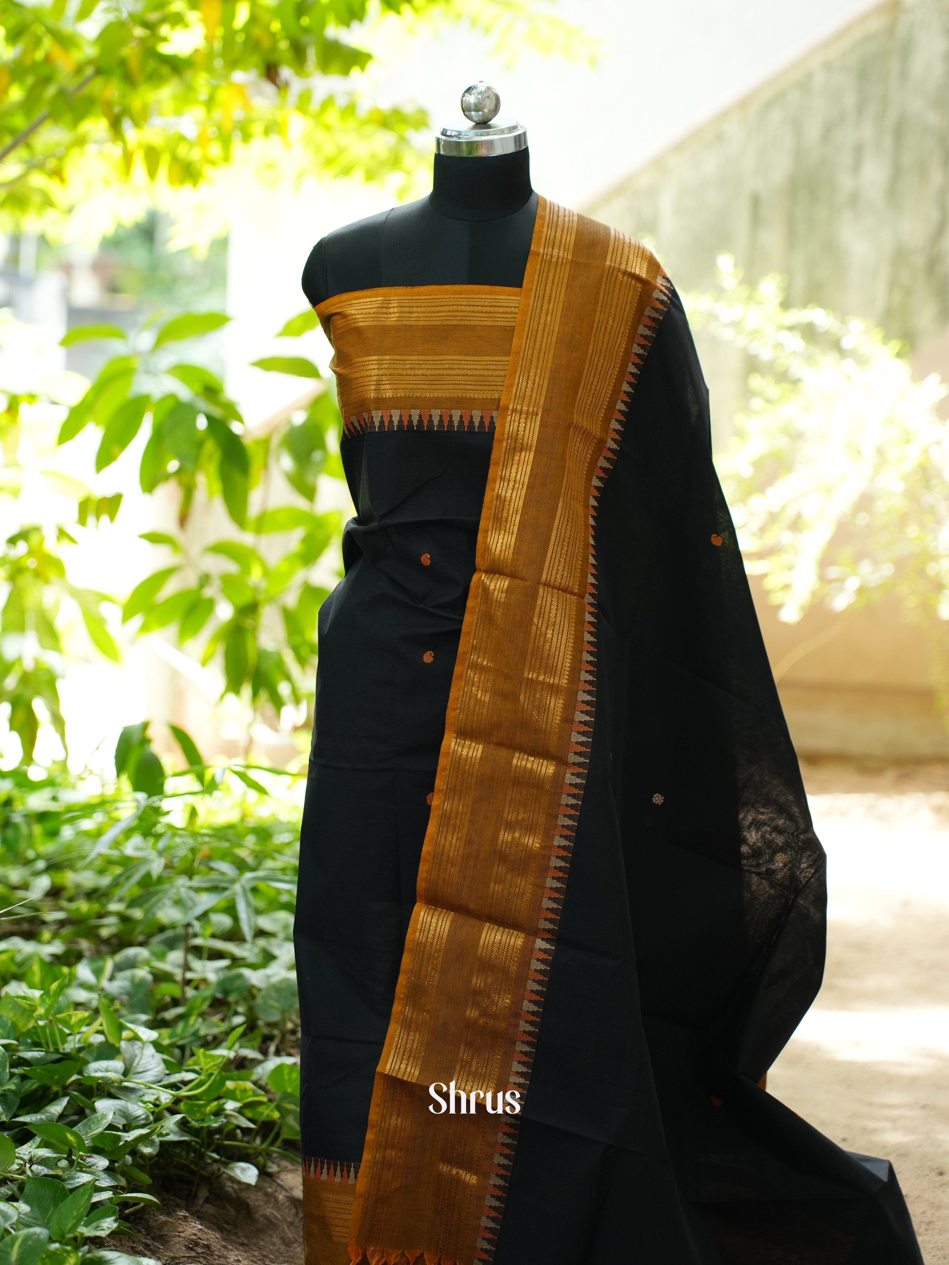 Black & Brown - Chettinad Top & Dupatta