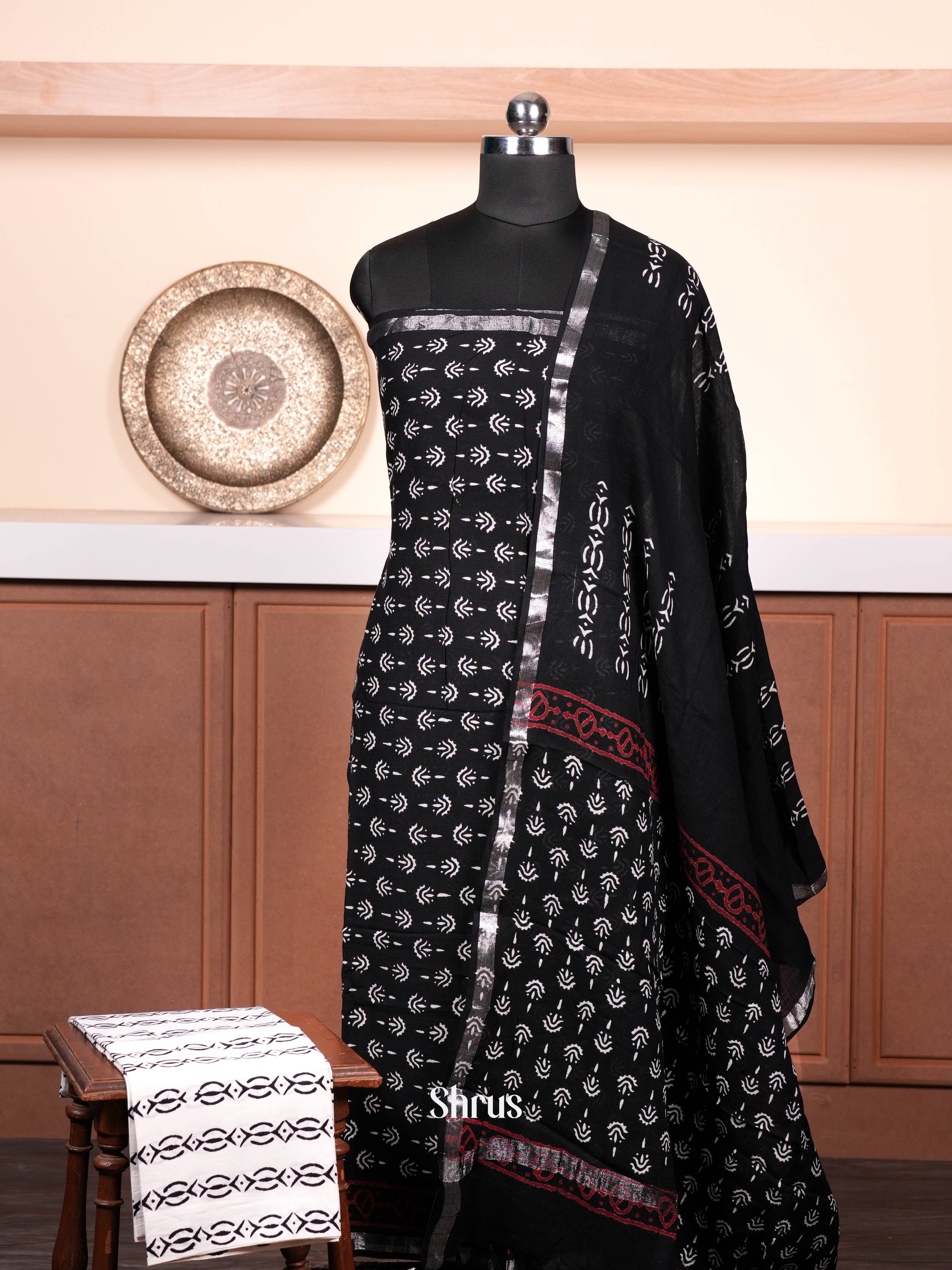 Black & White   - Linen Salwar