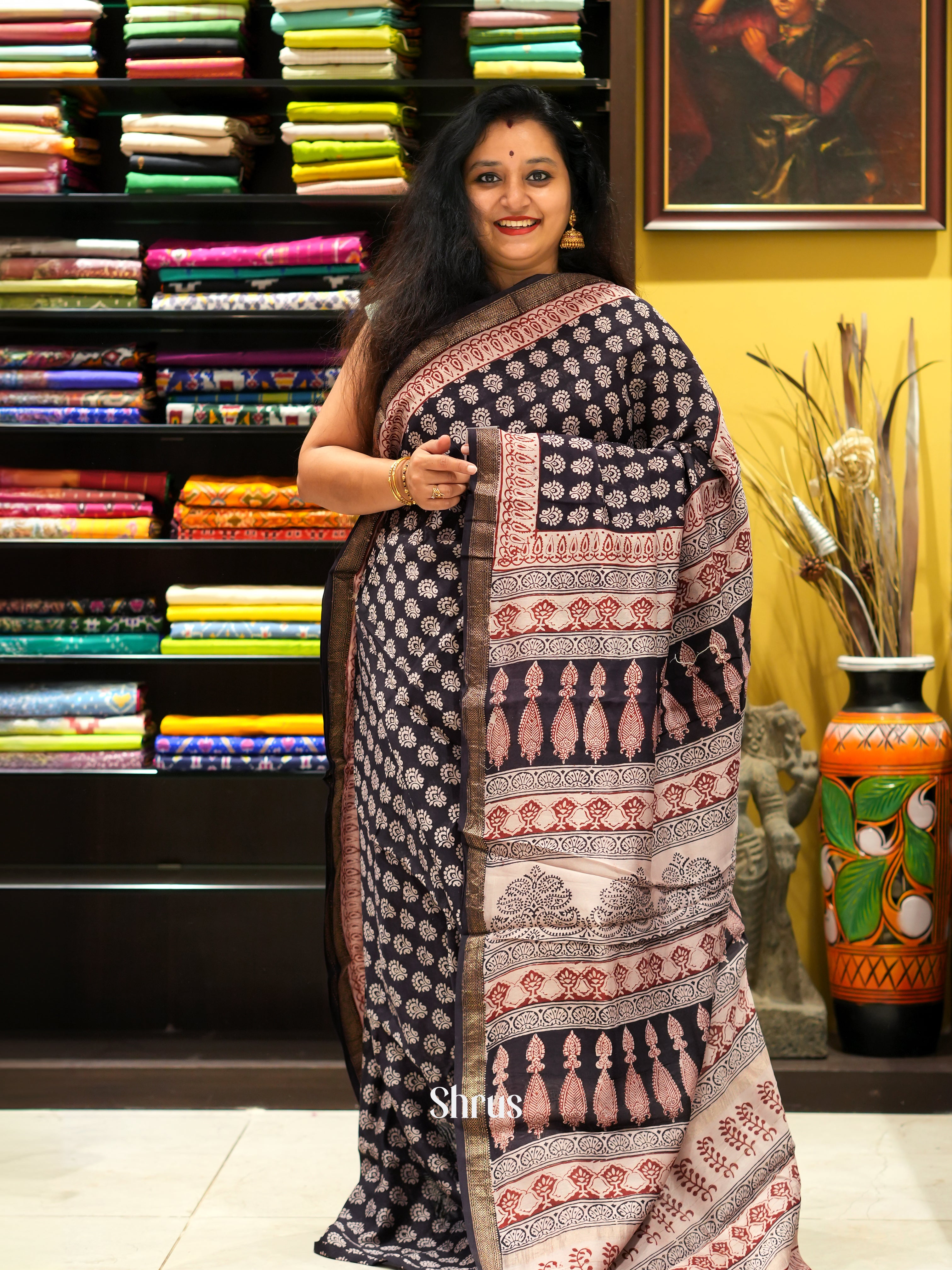 Black & Cream - Maheswari sico Saree