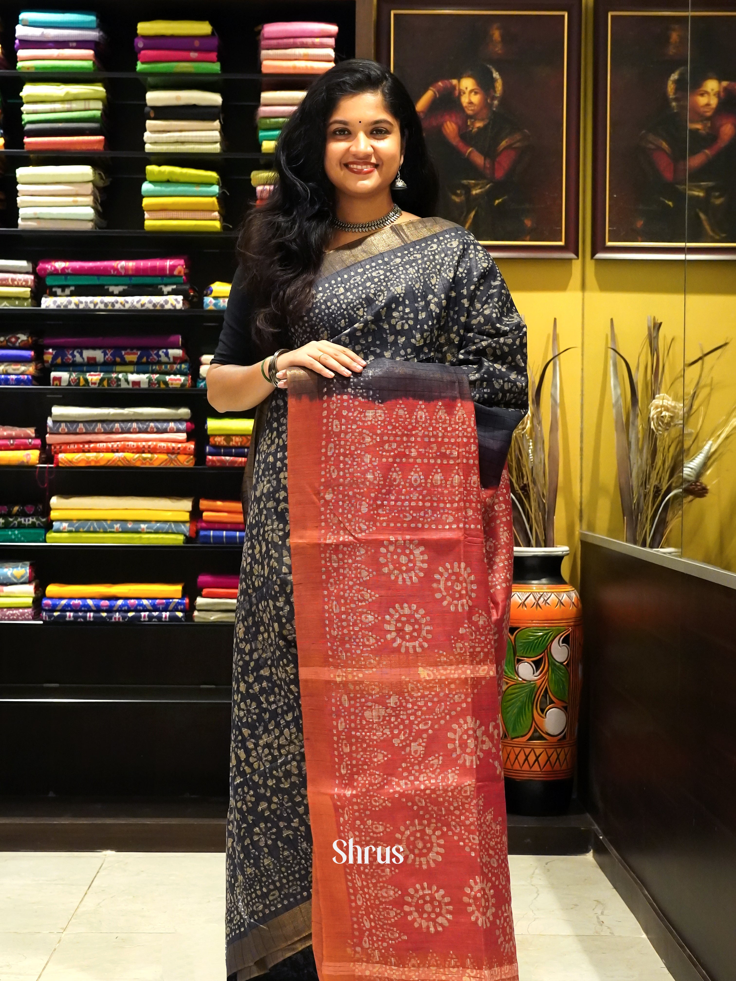 Black & Red - Bhatik Saree