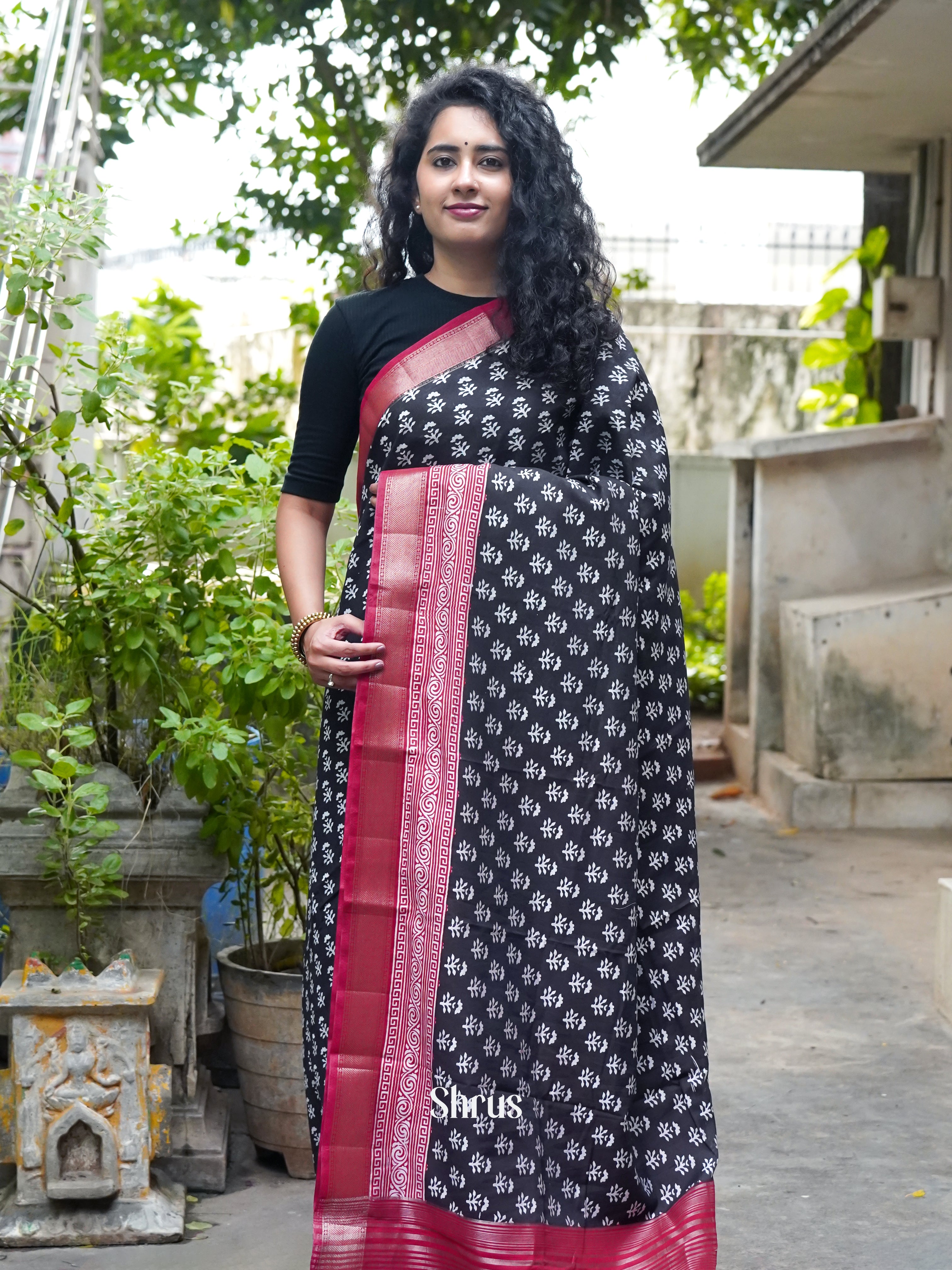 Black & Red - Art Modal Saree