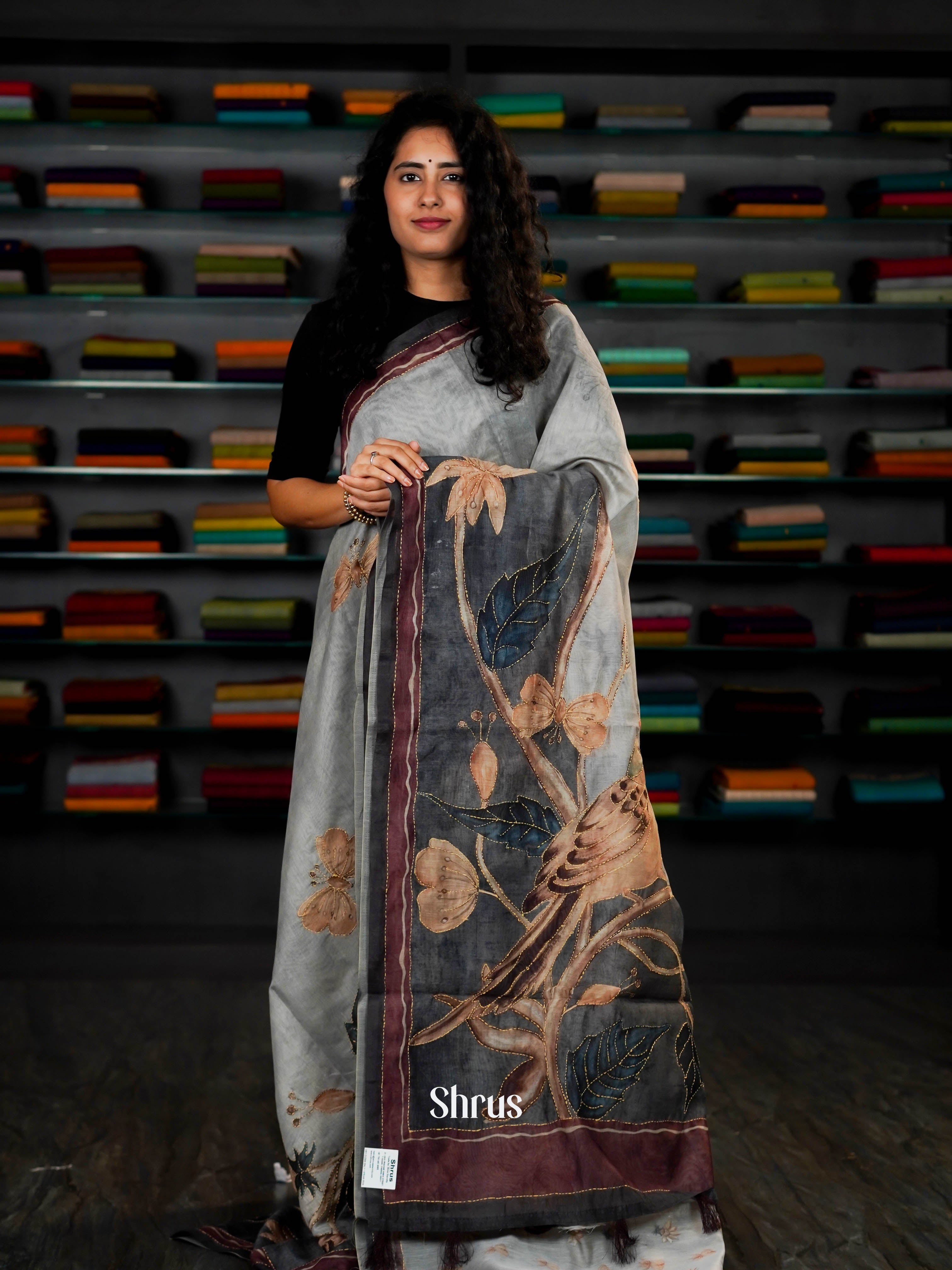 Greyish White  - Semi Kantha Saree