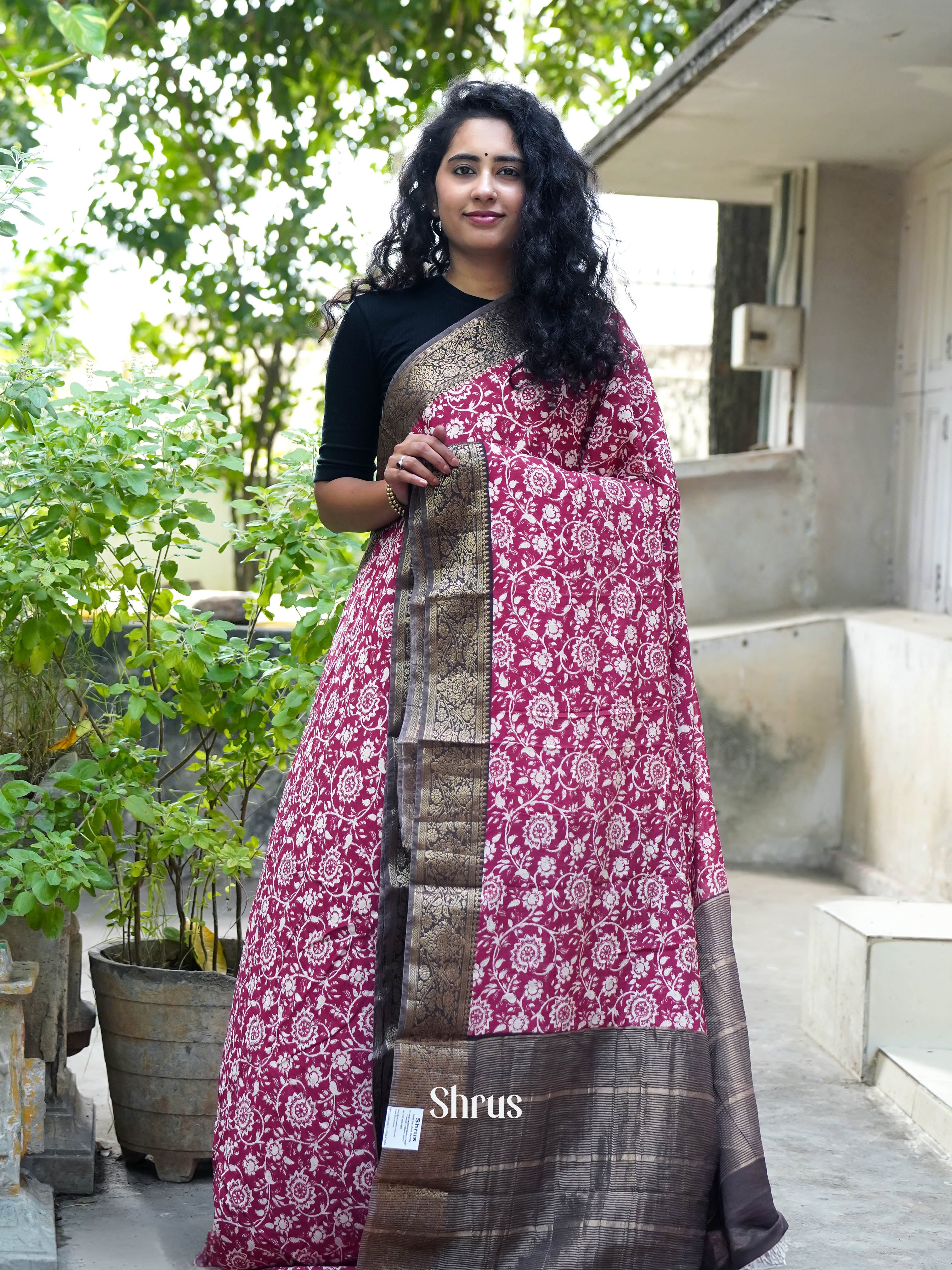 Rose Red - Art modal Saree