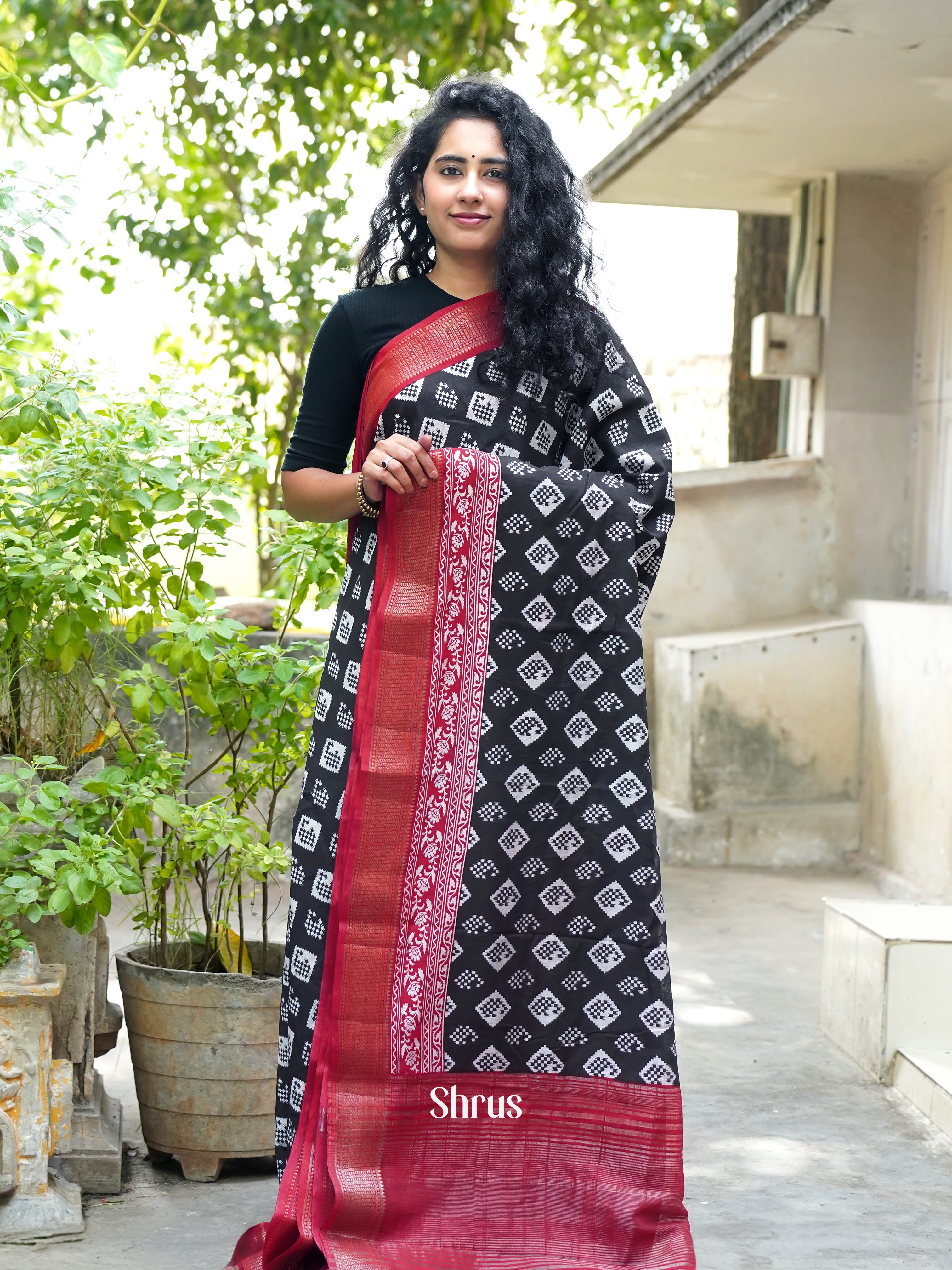 Black & Red - Art modal Saree