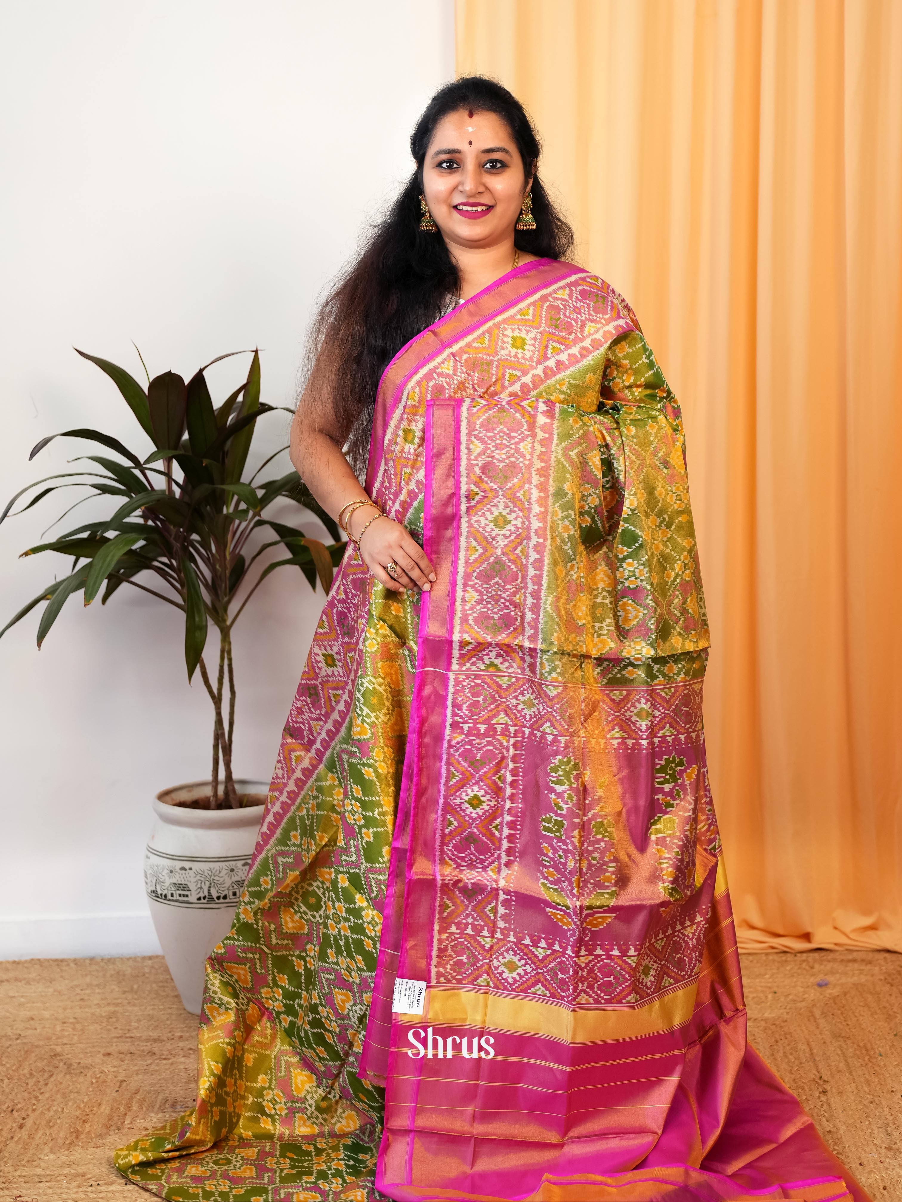 Lite Green & Pink  - Rajkot Patola Saree