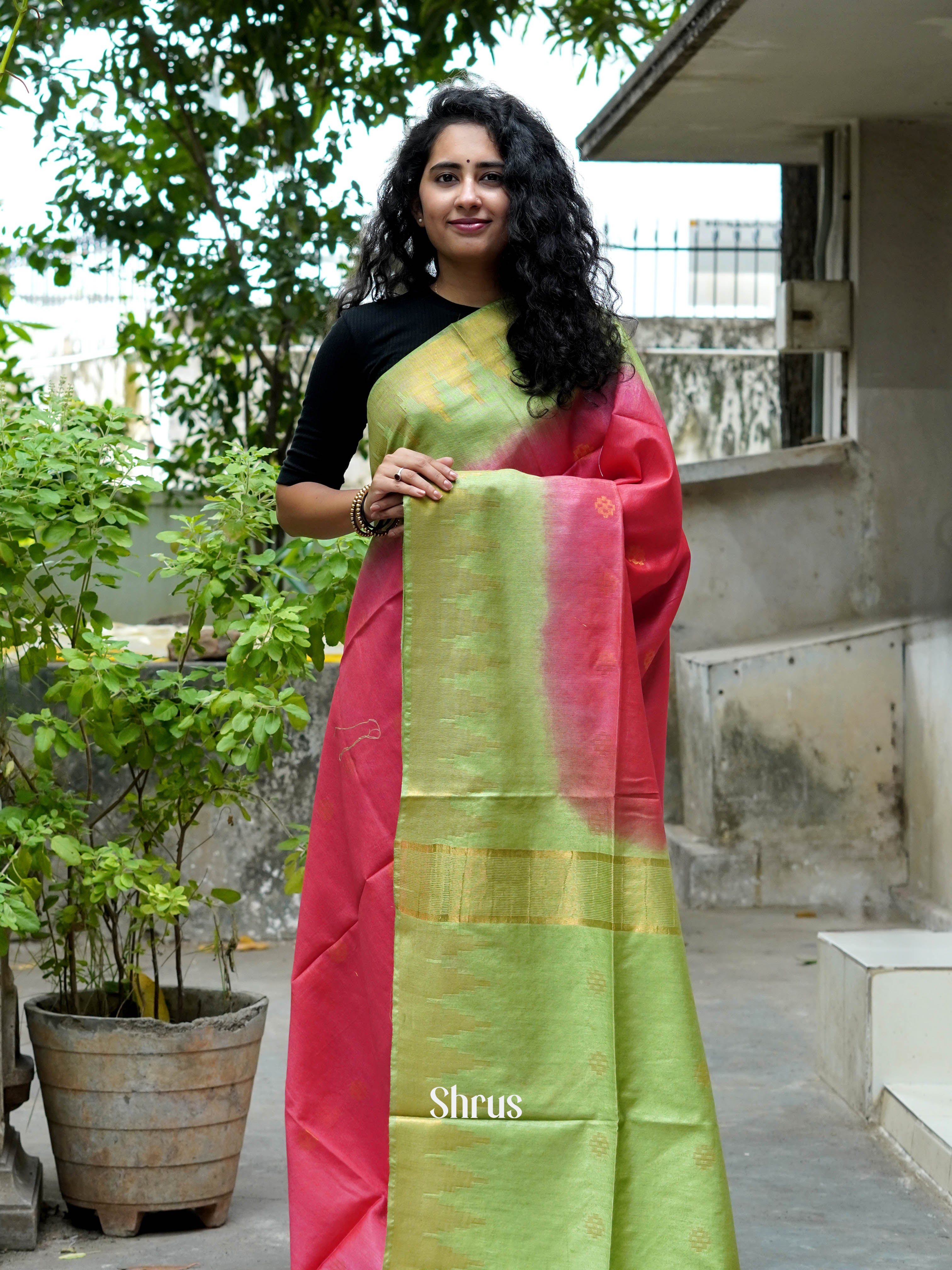 Red & Green - Semi Tussar Saree