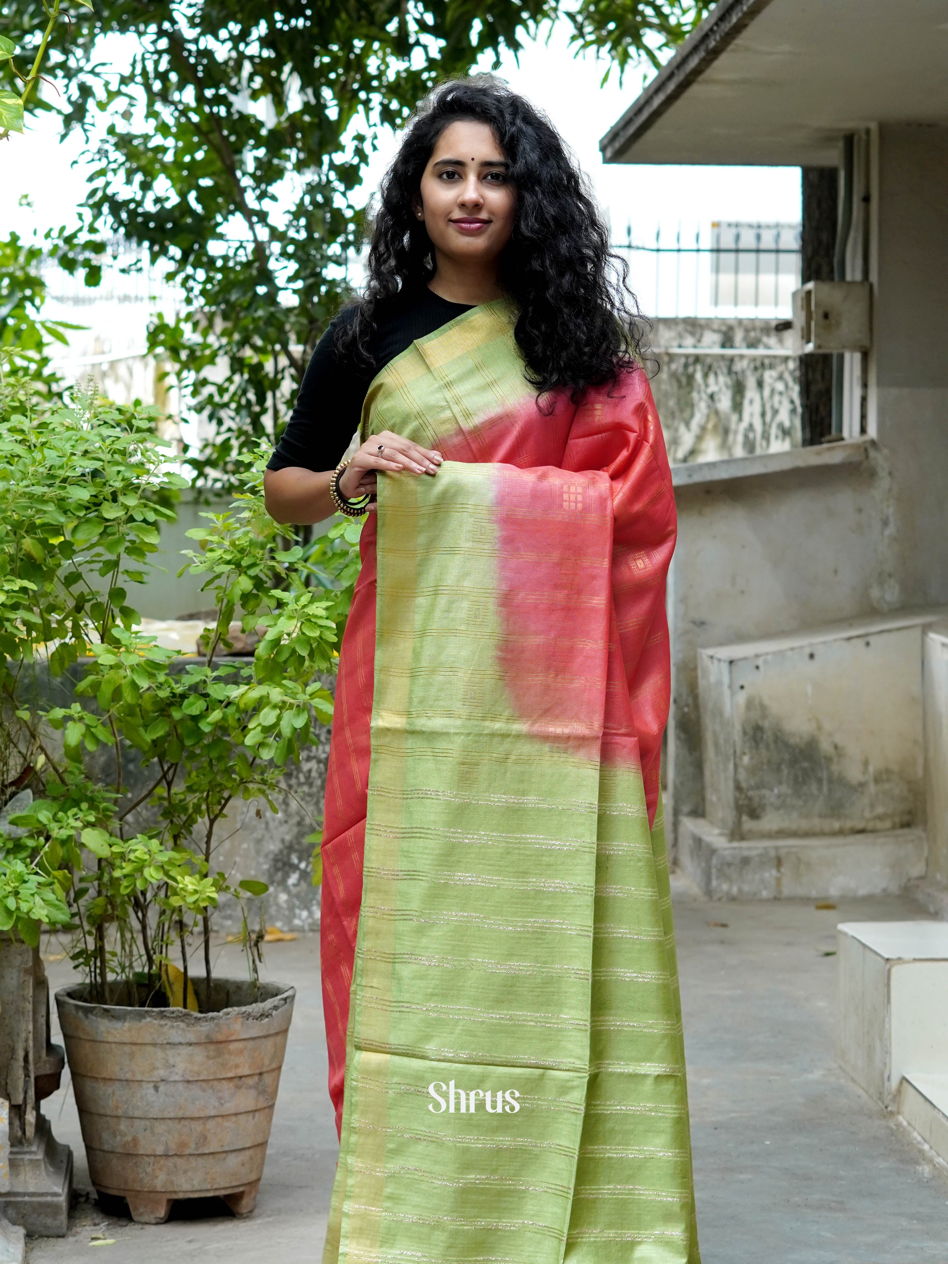 Red & Green - Semi Tussar Saree