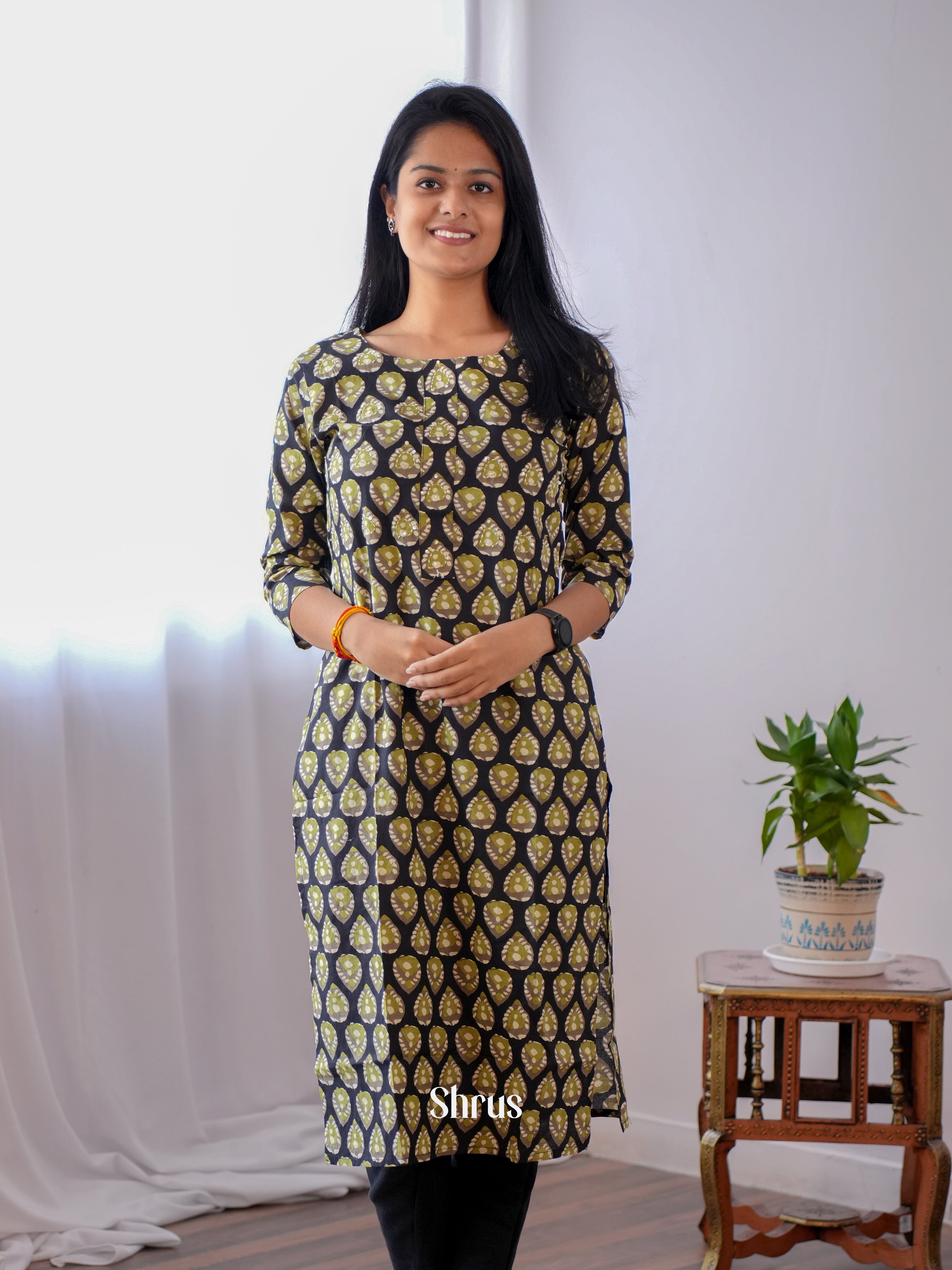 Black - Readymade kurti