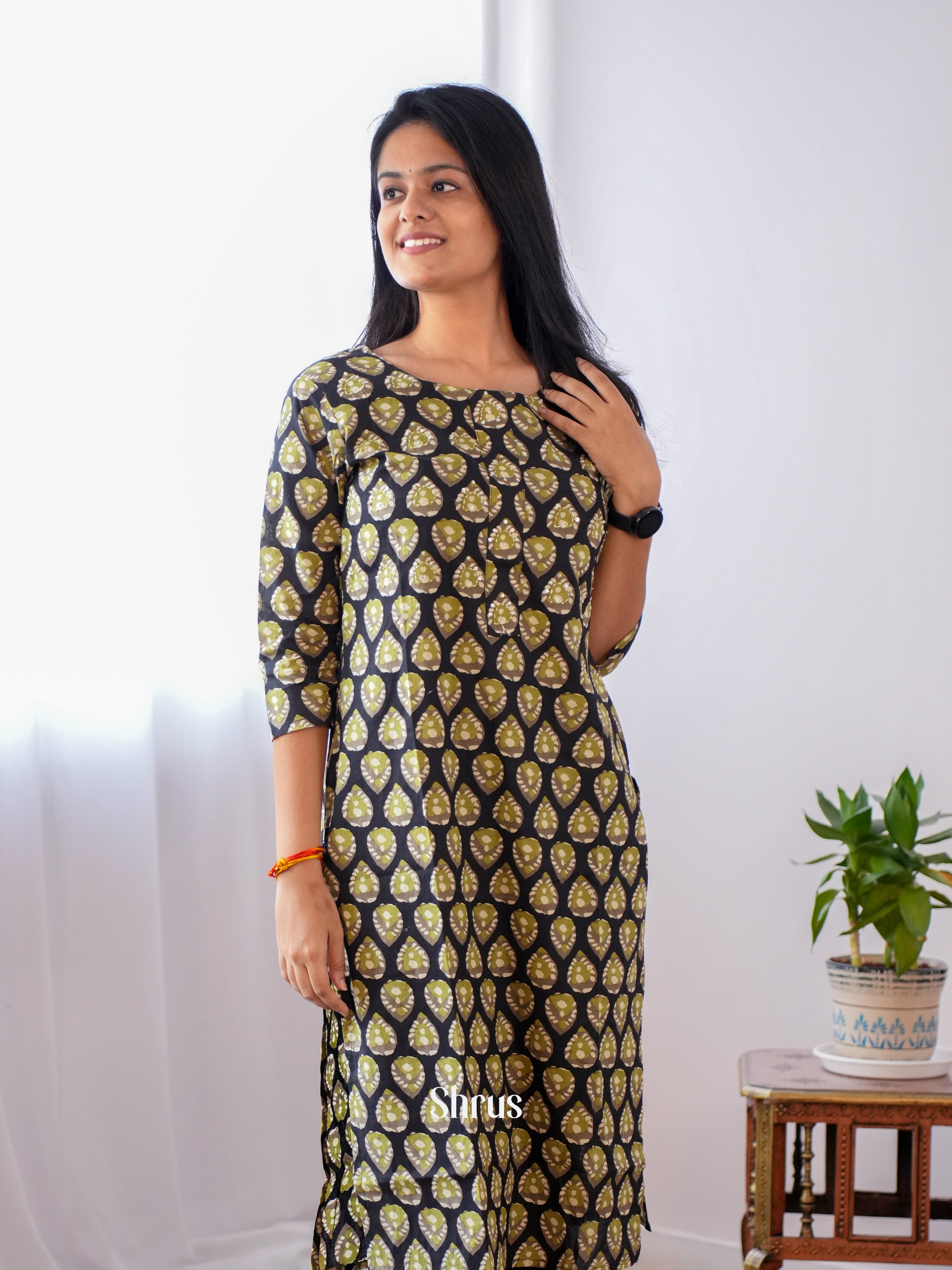 Black - Readymade kurti