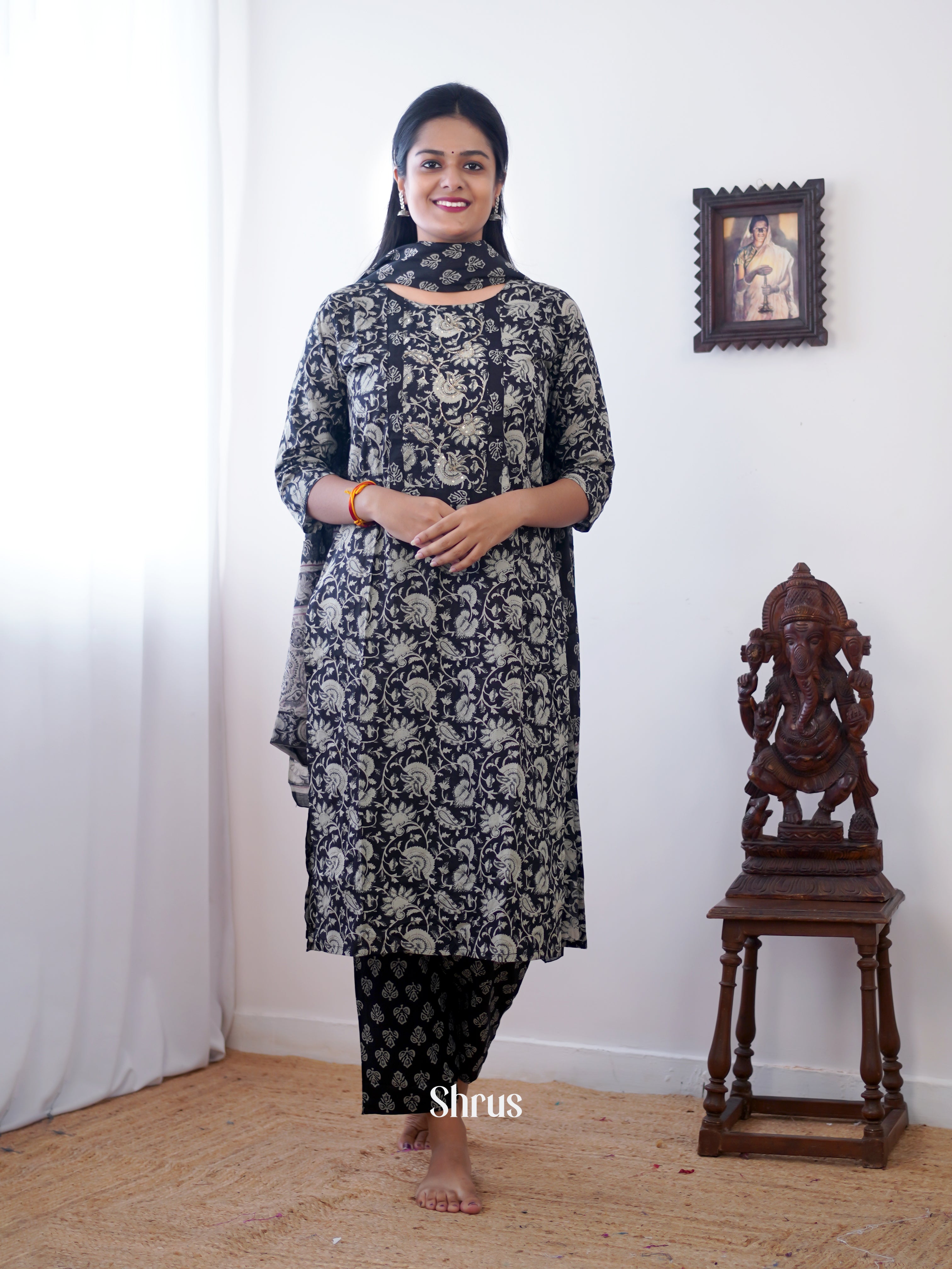 Black -Casual 3pc printed Readymade Suits