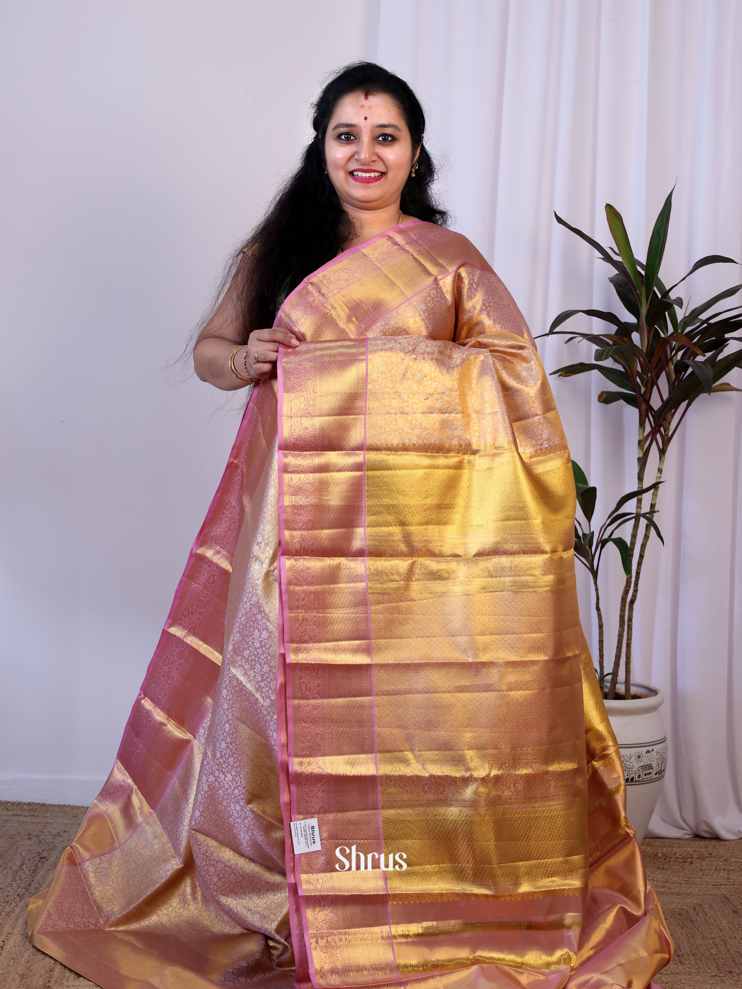 Pink - Kanchipuram silk  Saree