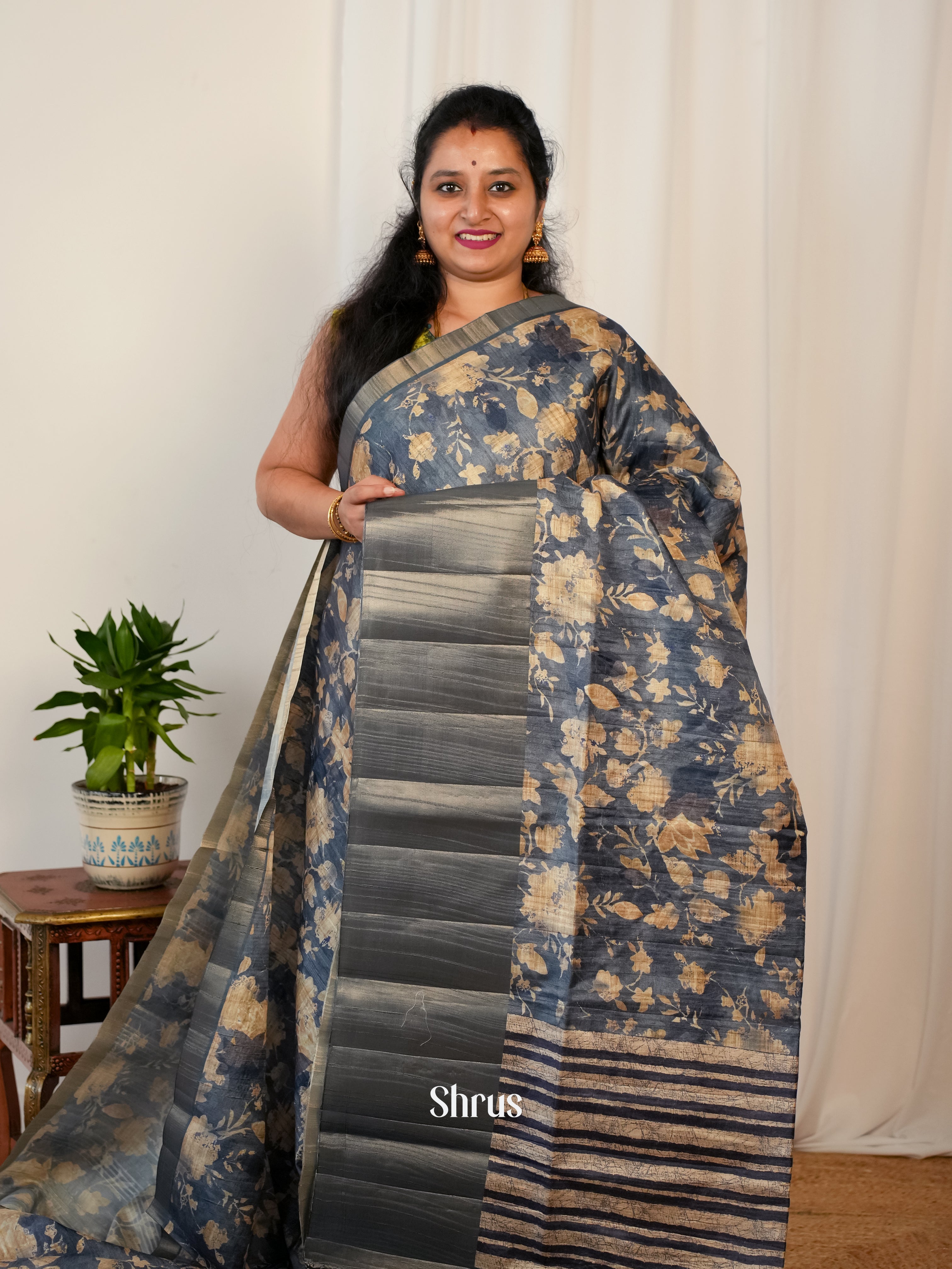 Grey - Matka Cotton Saree