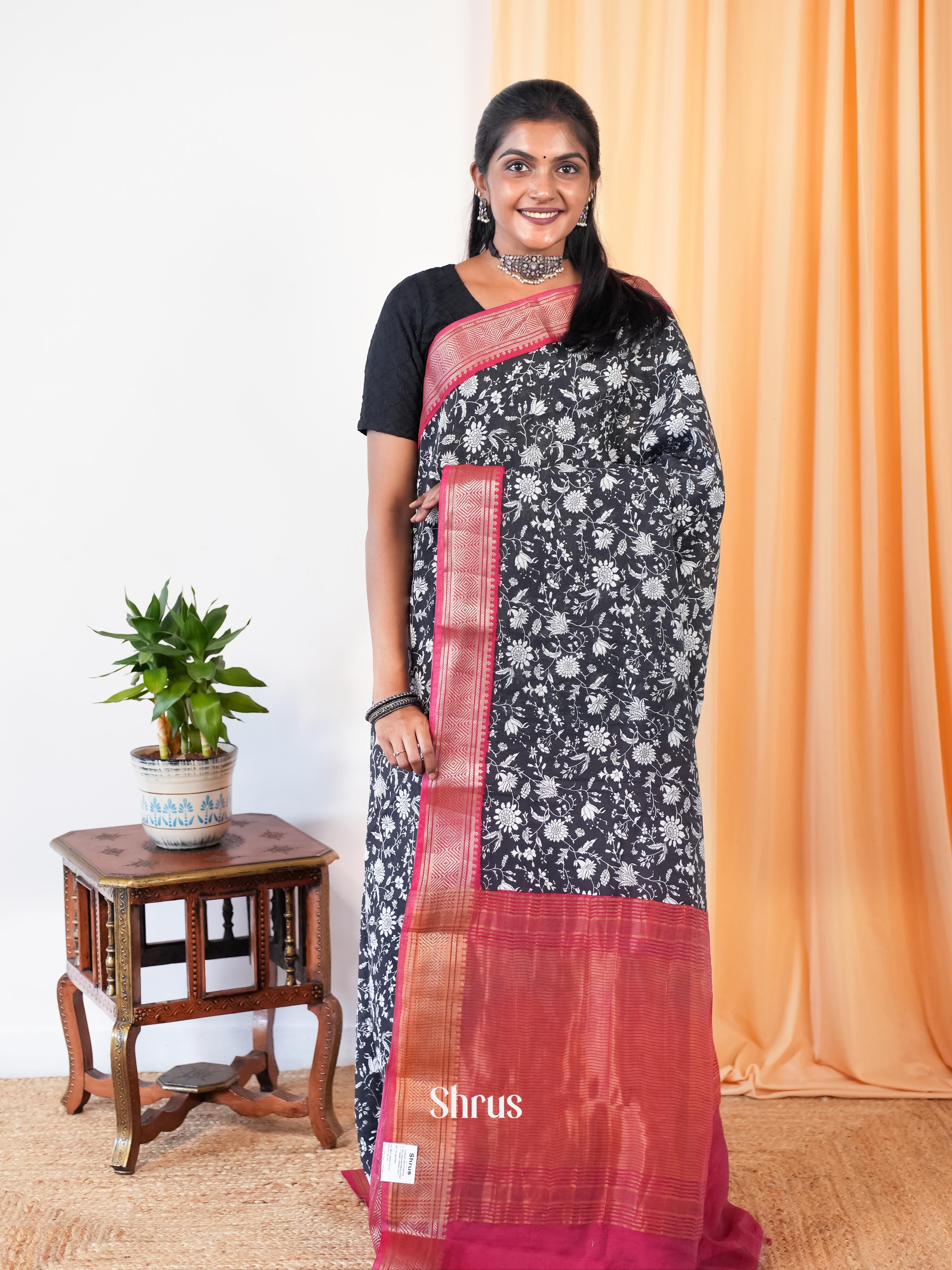 Black & Red - Art Modal Saree