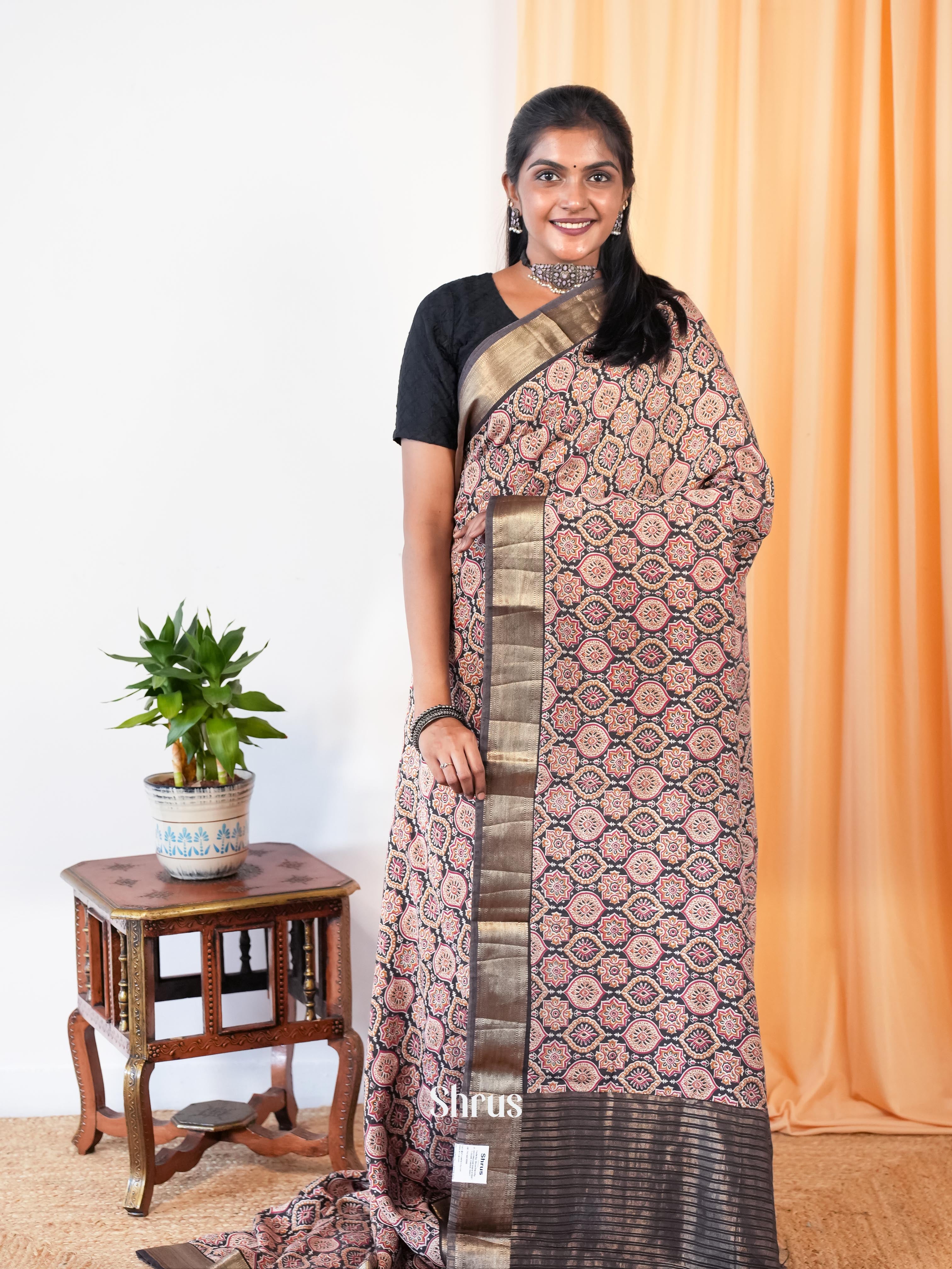 Beige & Grey - Art Modal Saree