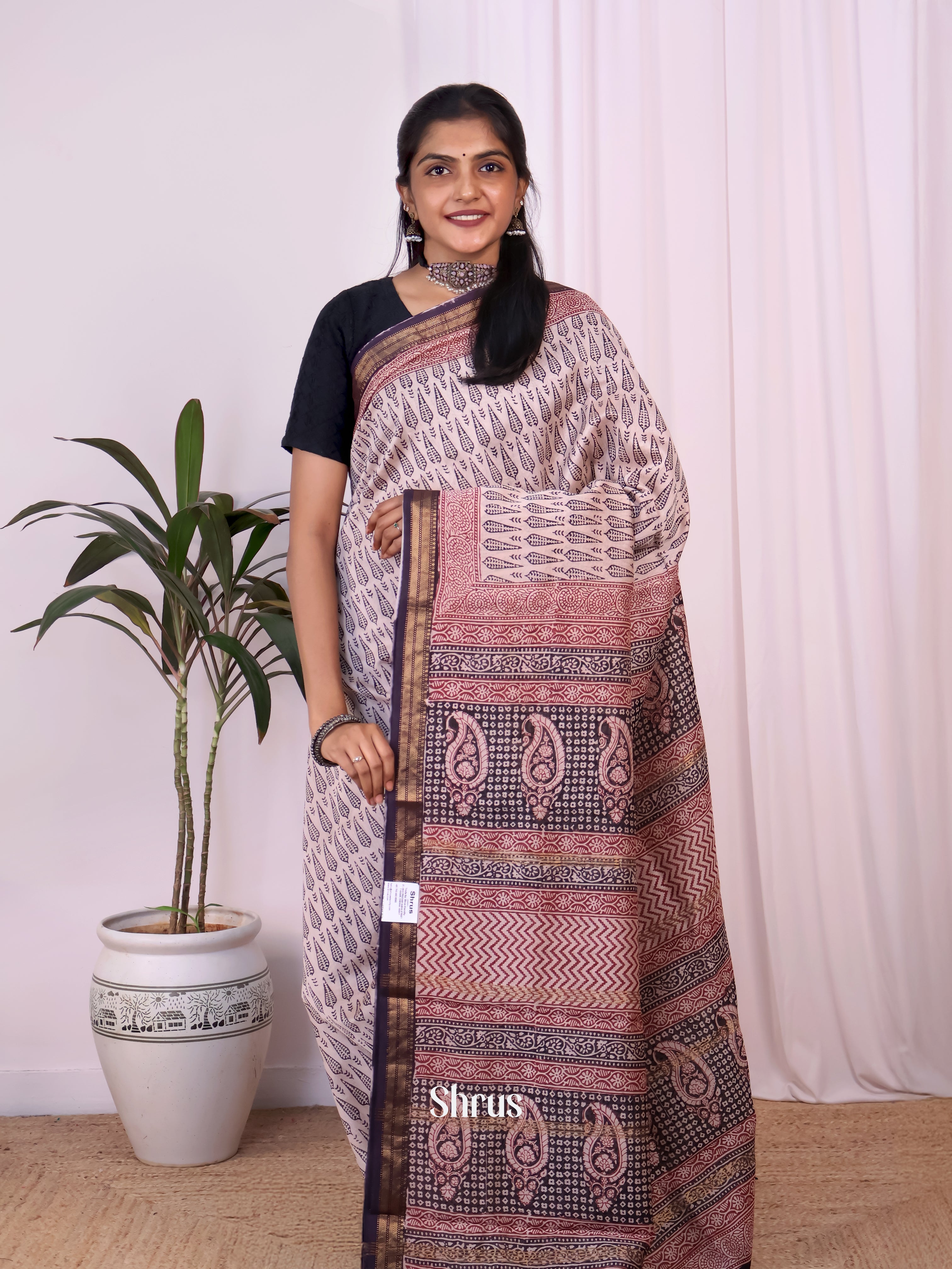 Lite Pink & Black - Maheshwari silkcotton Saree