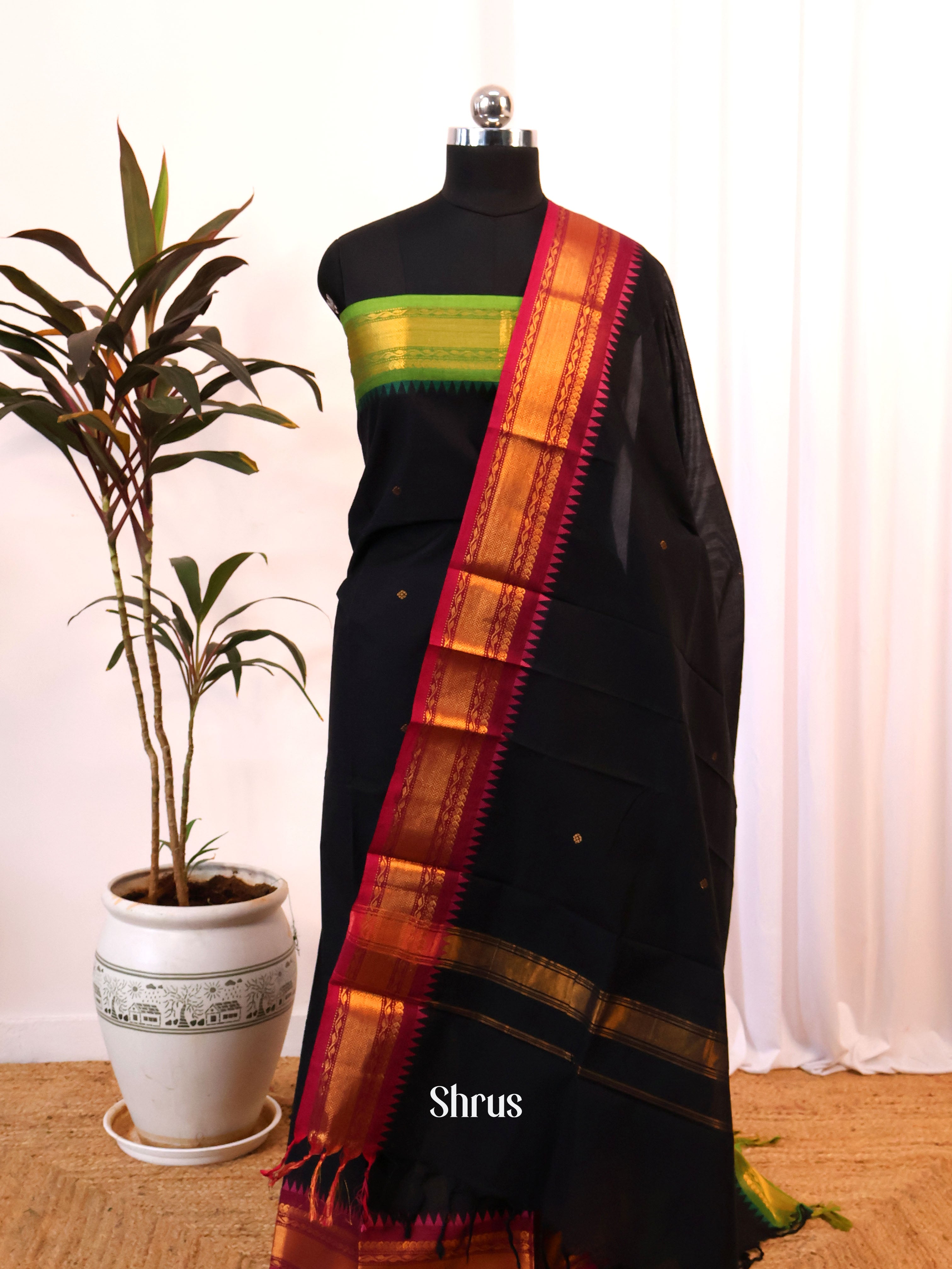 Black & Green - chettinad top & dupatta combo