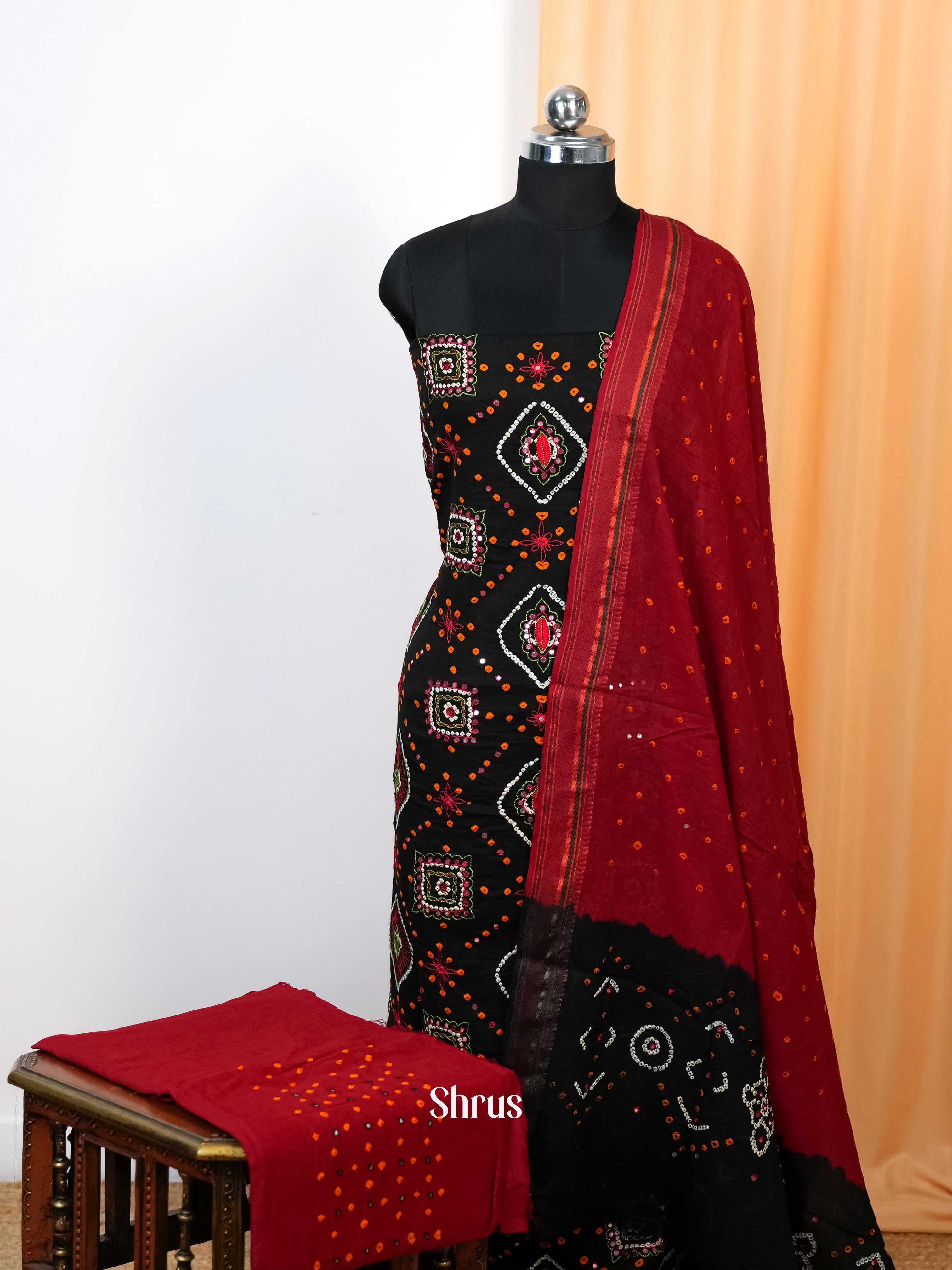 CIS13187 - Bandhini salwar