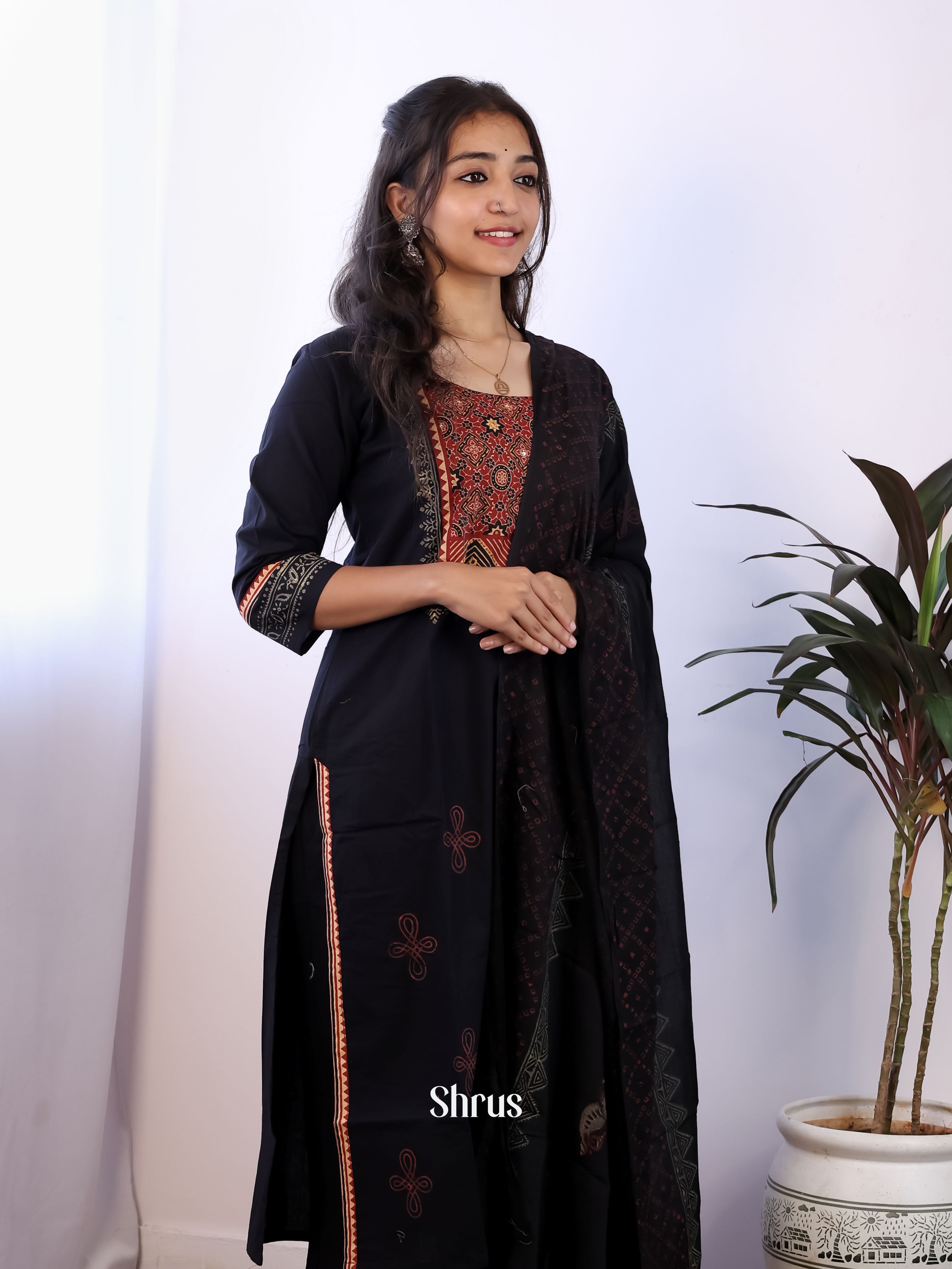 Black - 3pc Readymade Suits