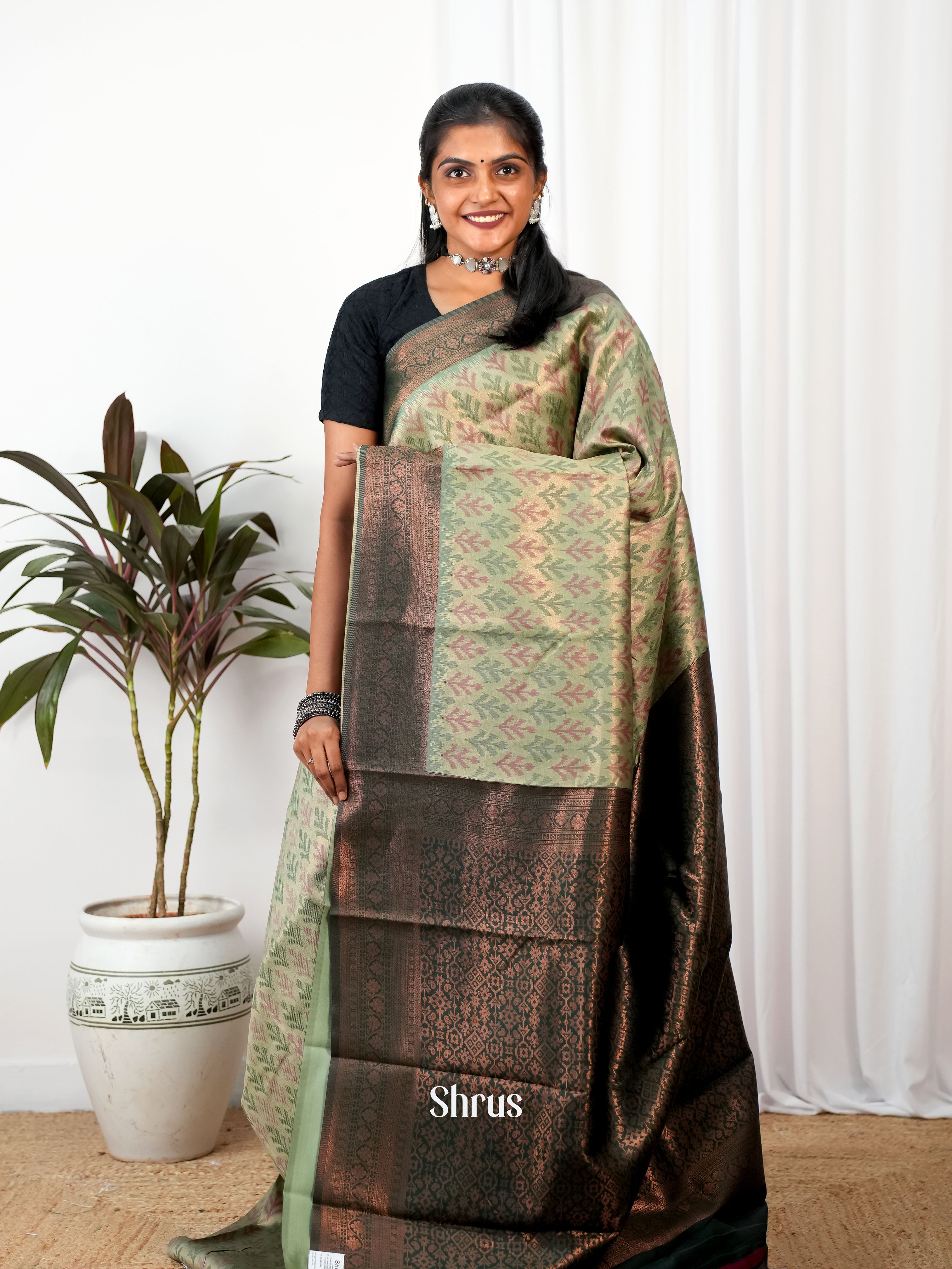 Lite Green & Green - Semi Arani Silk