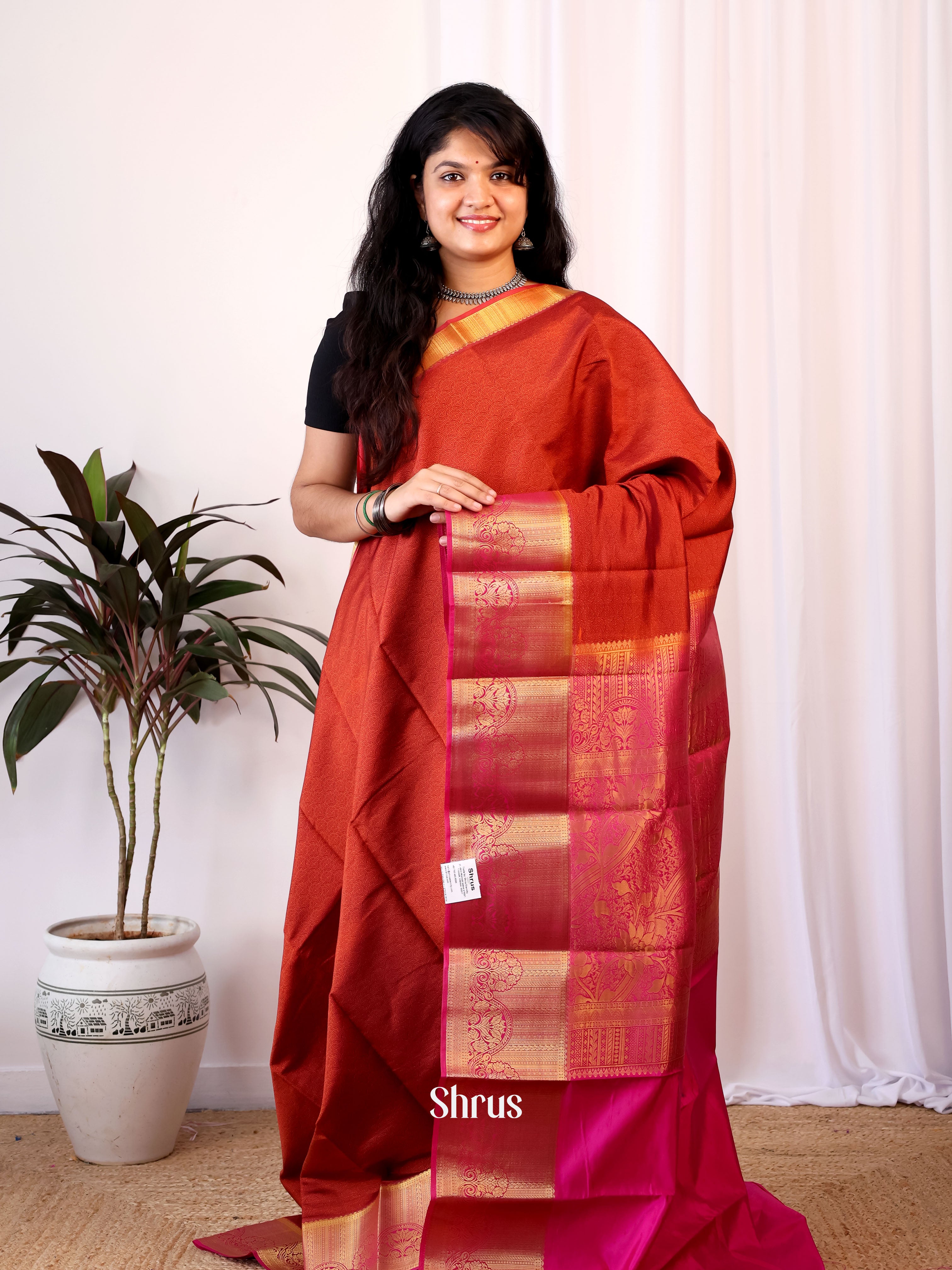 Red & Pink - Printed Silk Saree