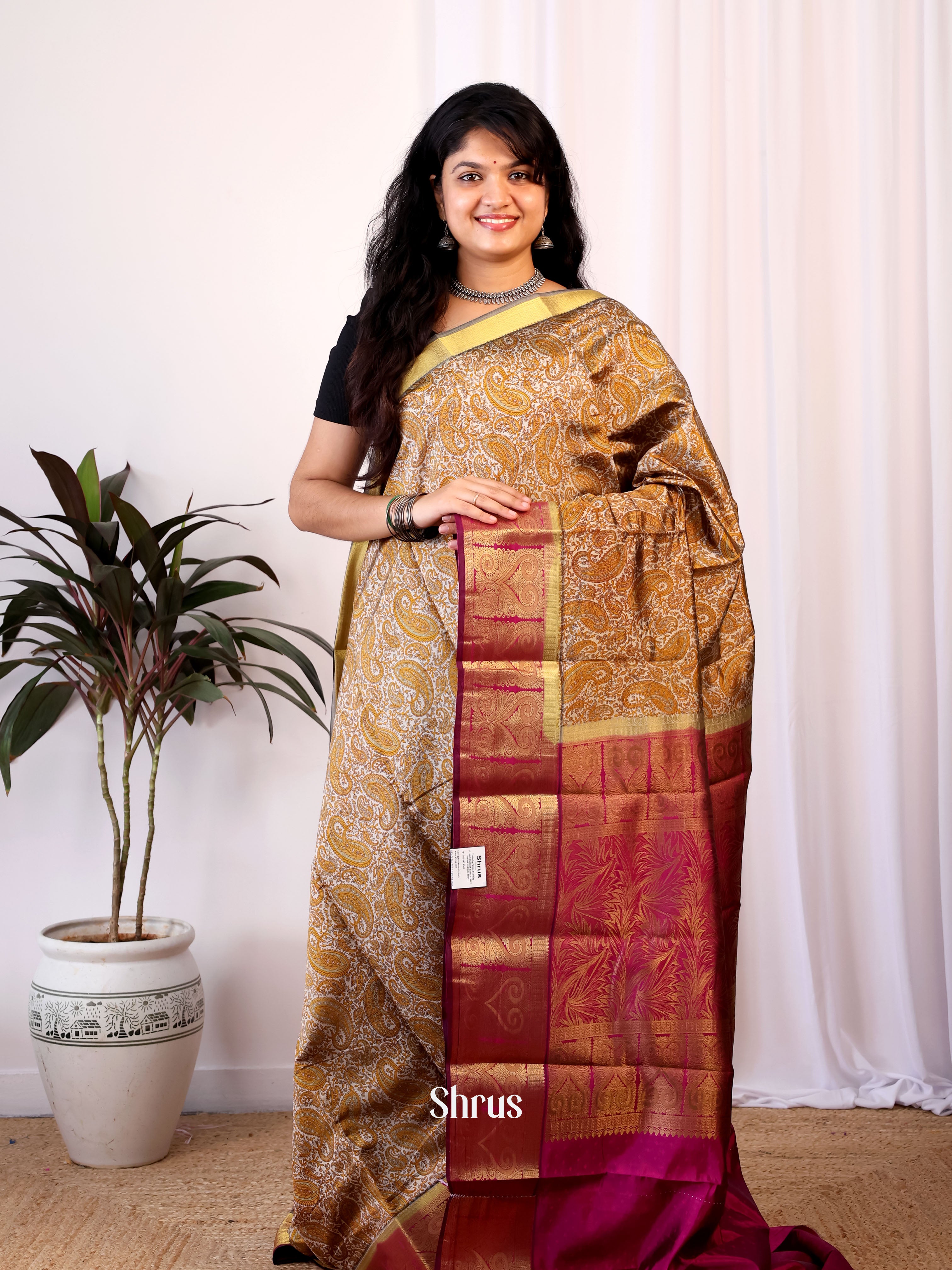 Beige & Majenta - Printed Silk Saree