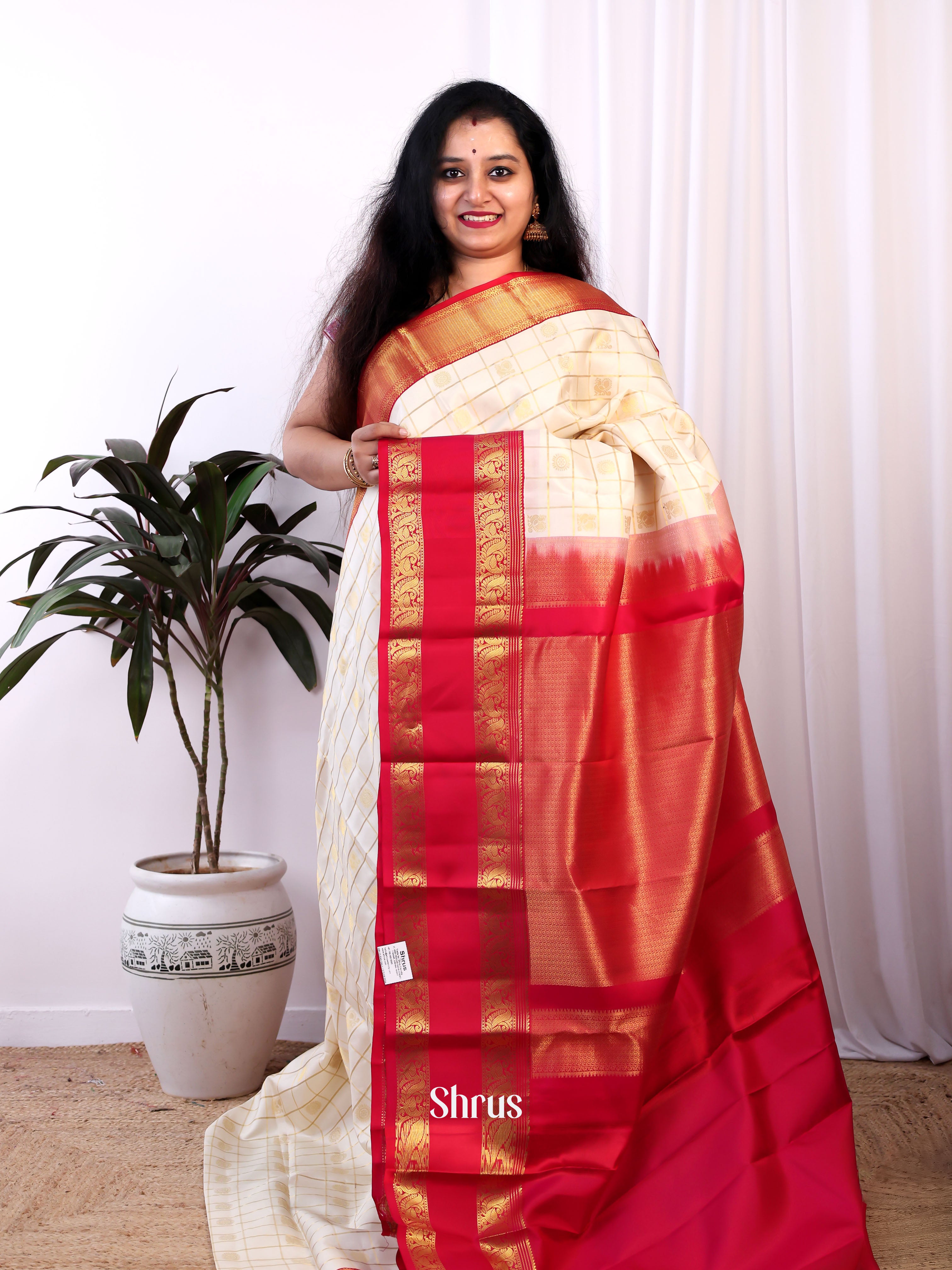 Cream & Reddish Pink - Kanchipuram silk Saree