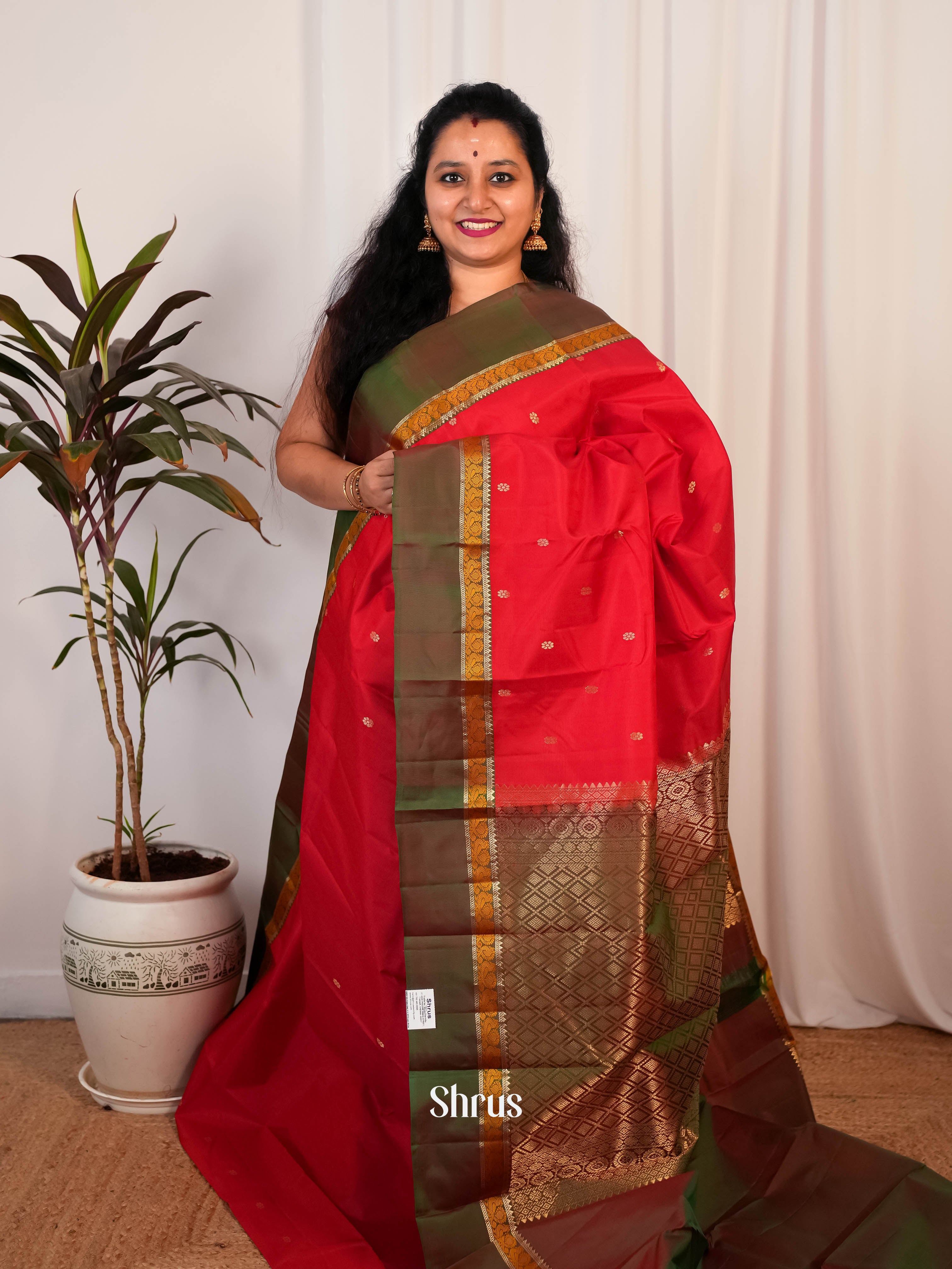 Red & Green- Kanchipuram silk Saree