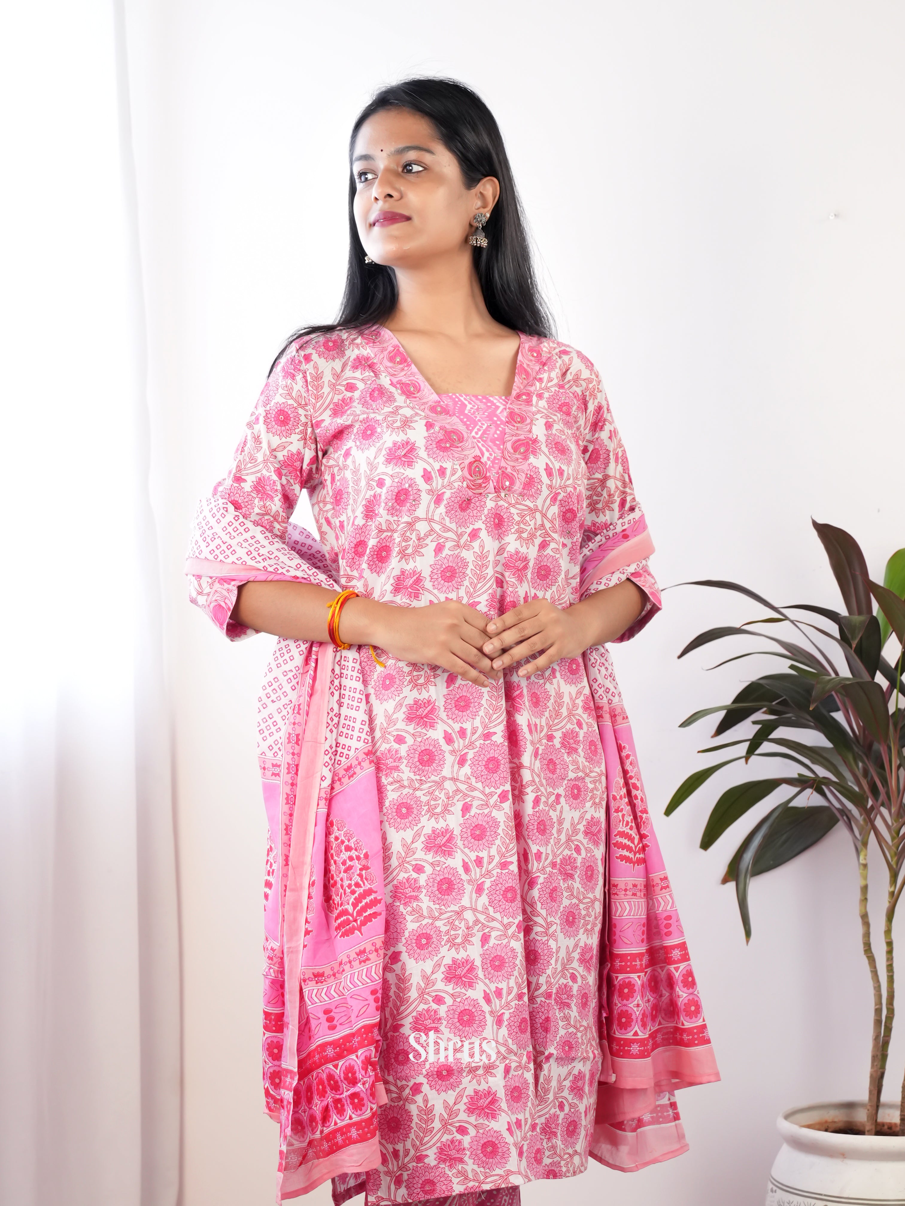 Cream & Pink - 3pc Readymade Suits