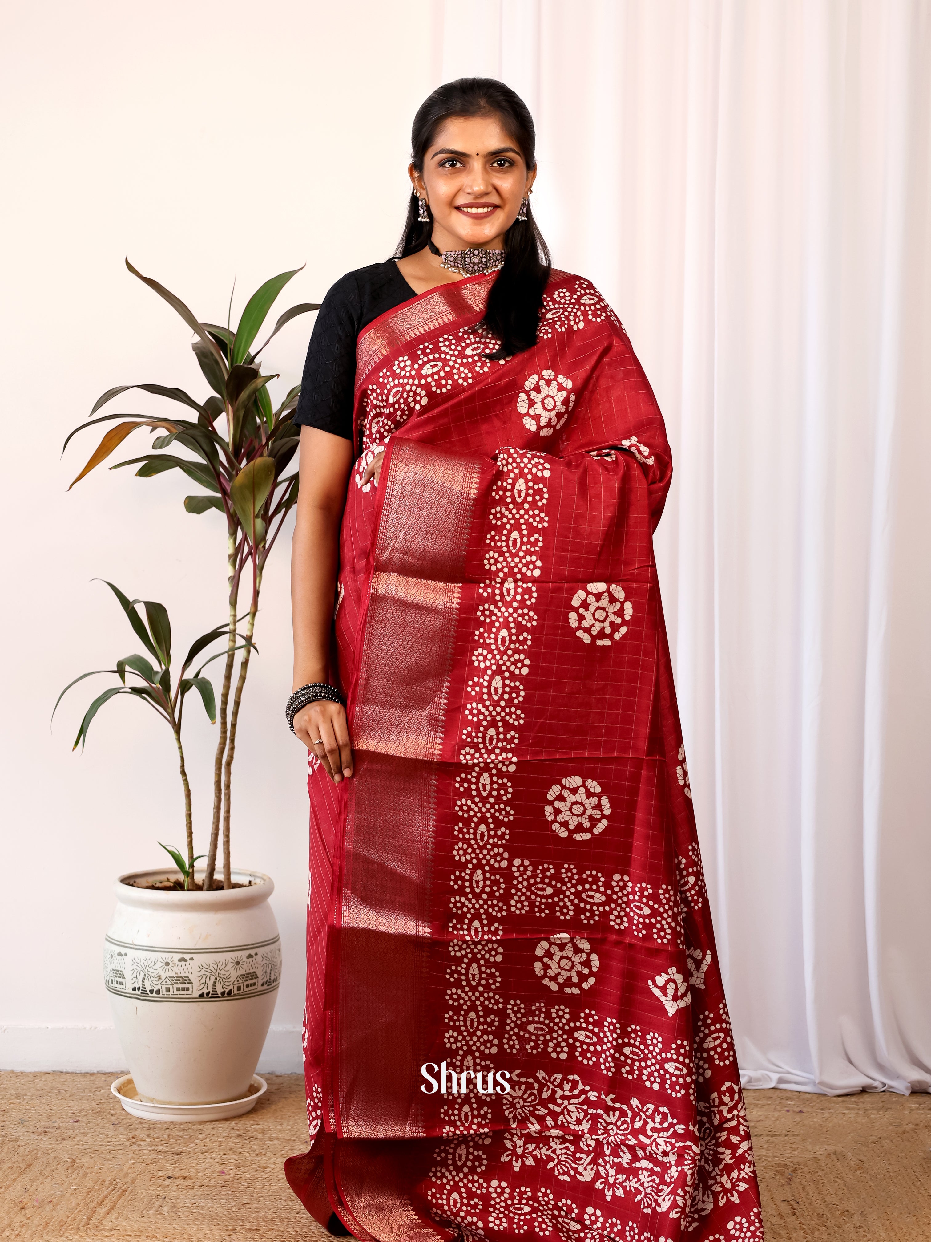 Red - Semi Crepe Saree