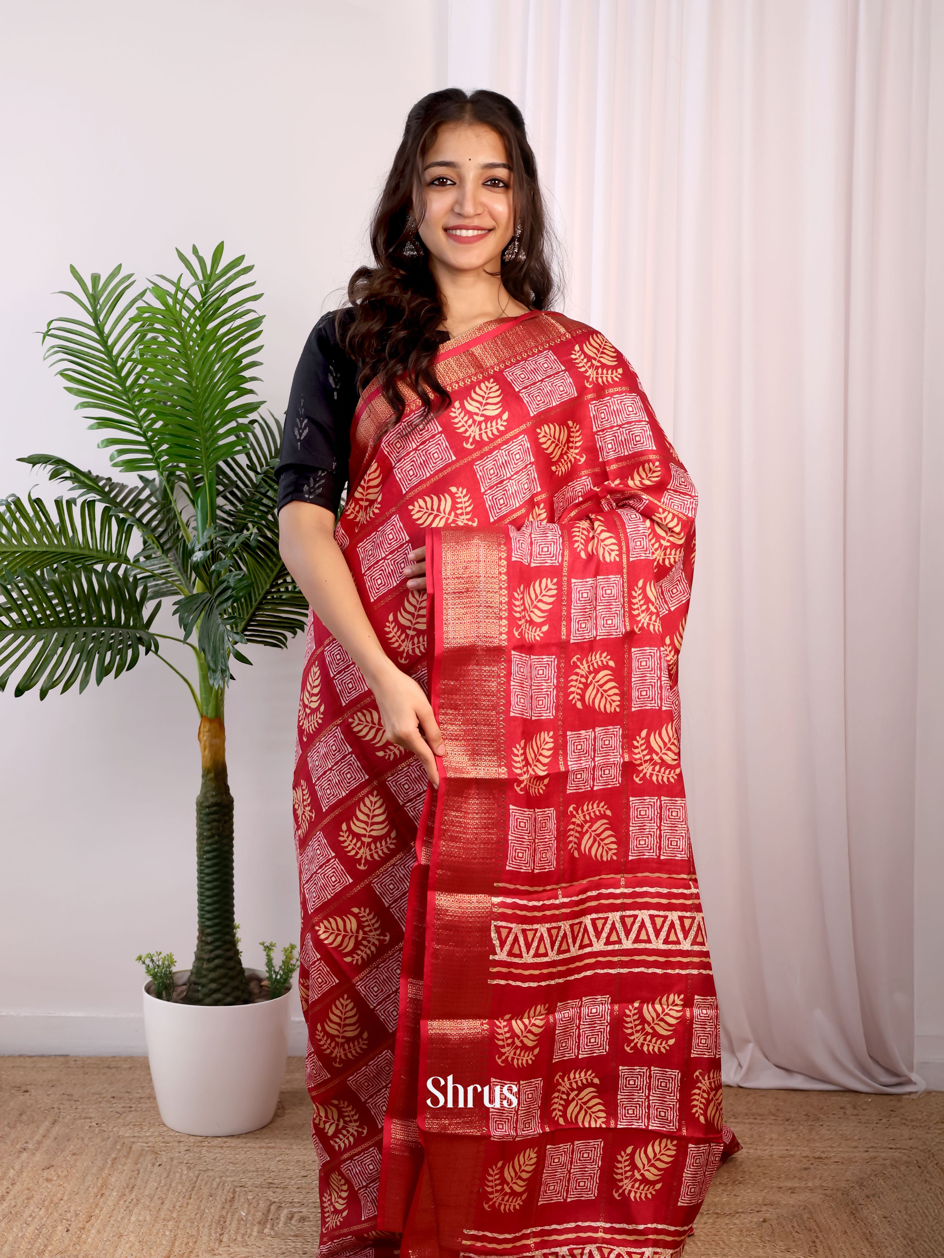 Red - Semi Crepe Saree