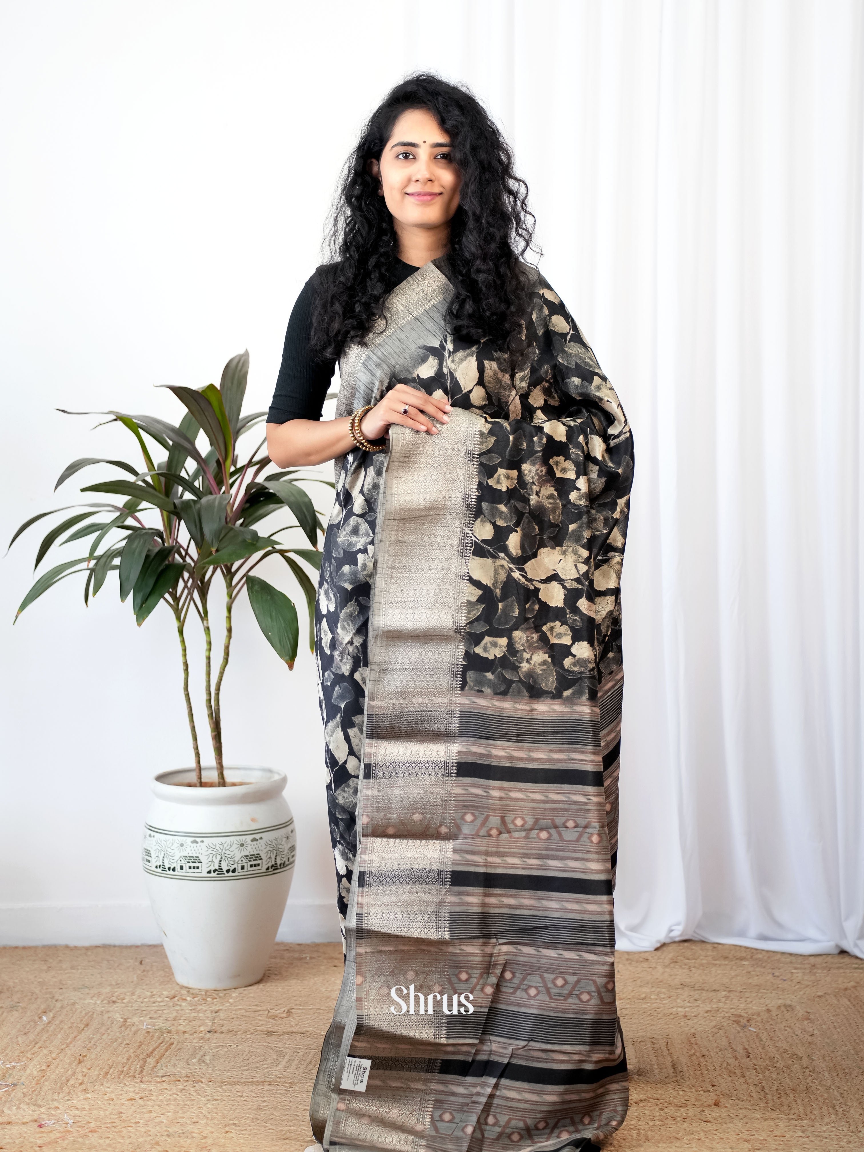 Black & Grey - Semi Crepe Saree