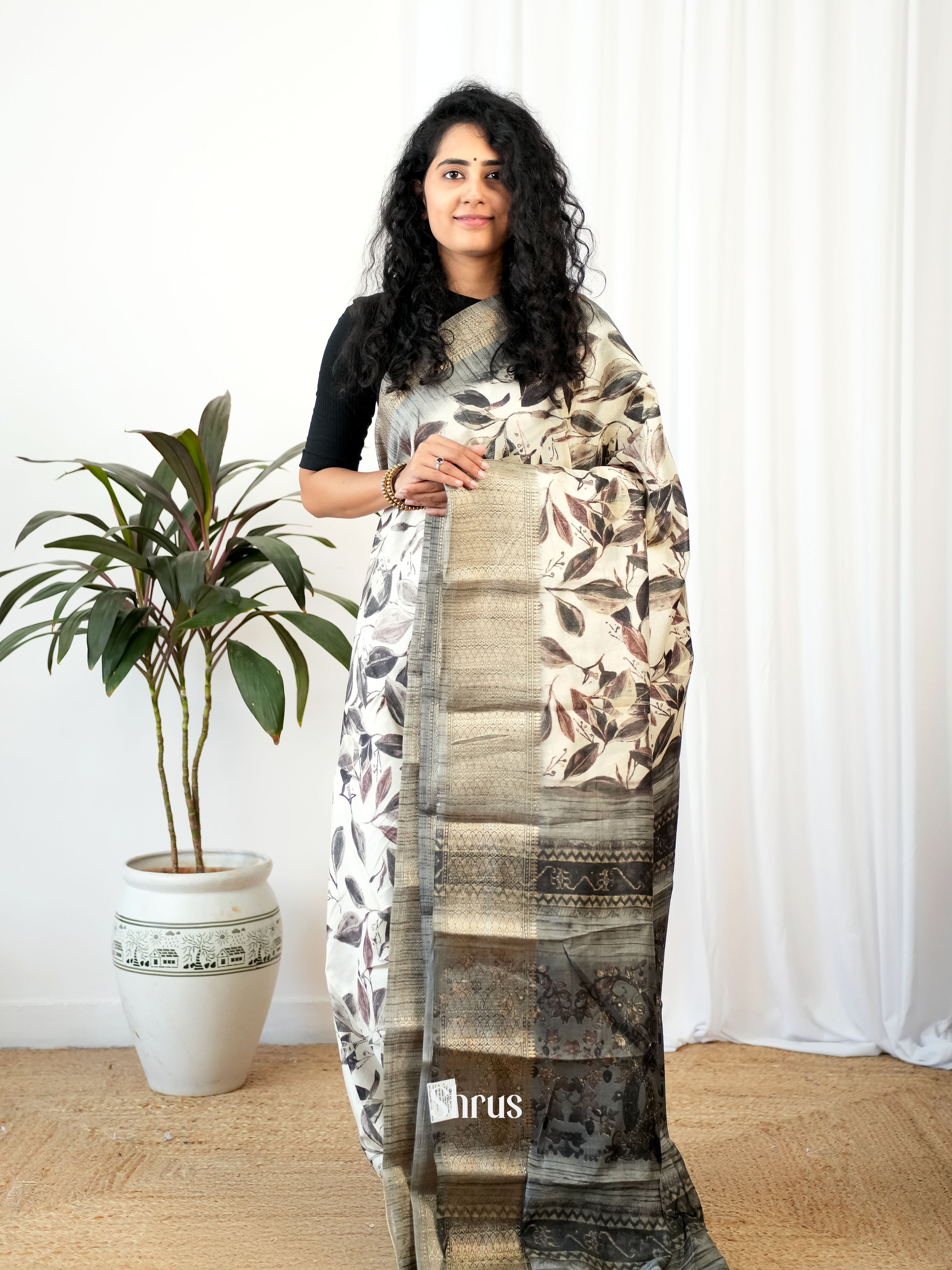 Cream & Grey - Semi Crepe Saree