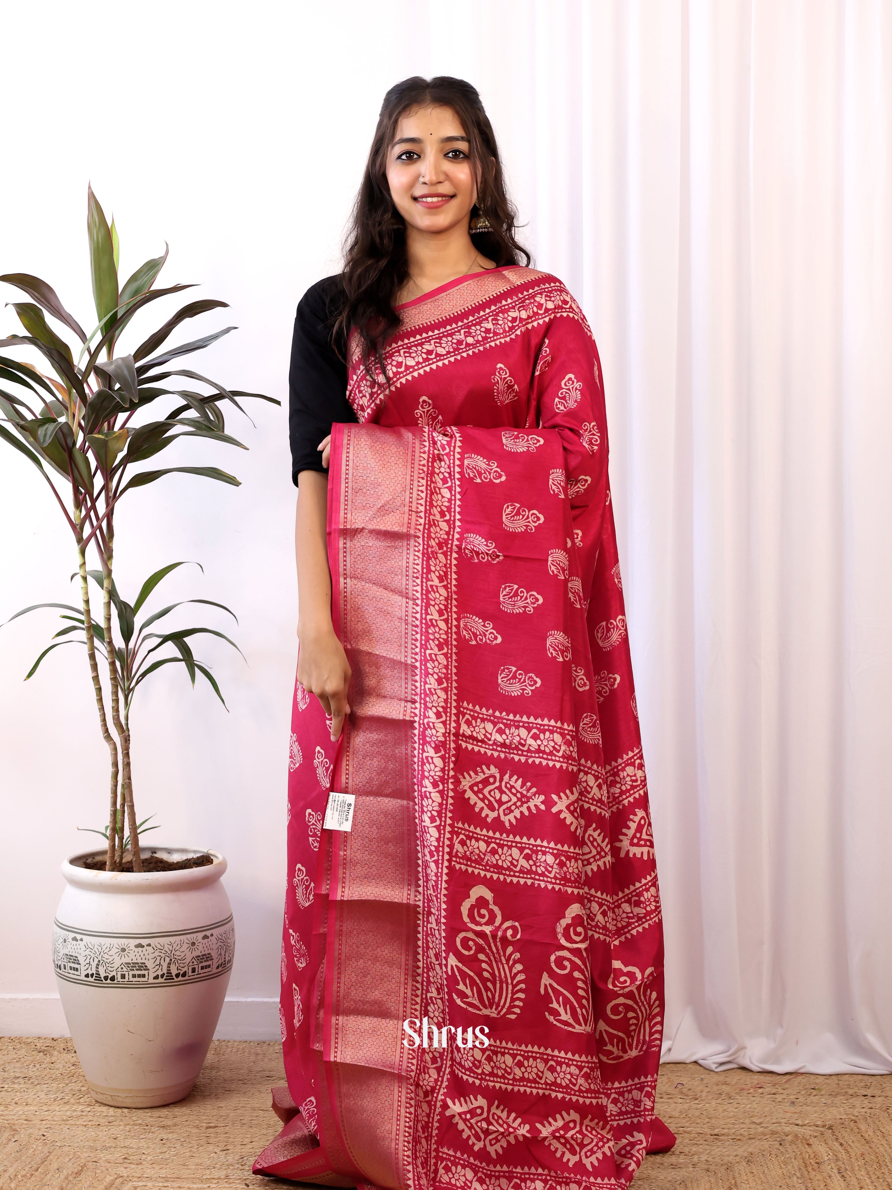 Red - Semi Crepe Saree