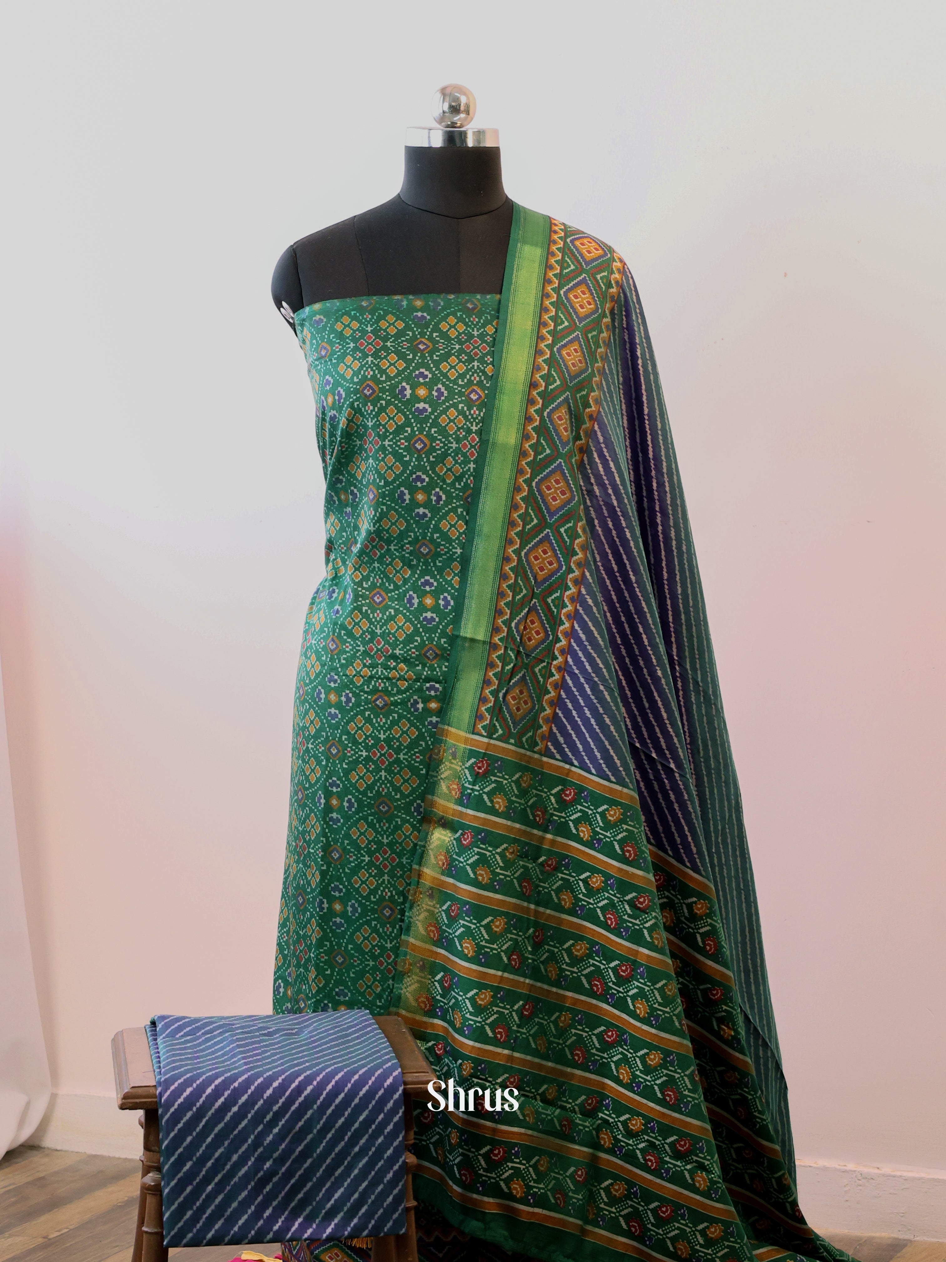 CIS23348 - semi patola salwar