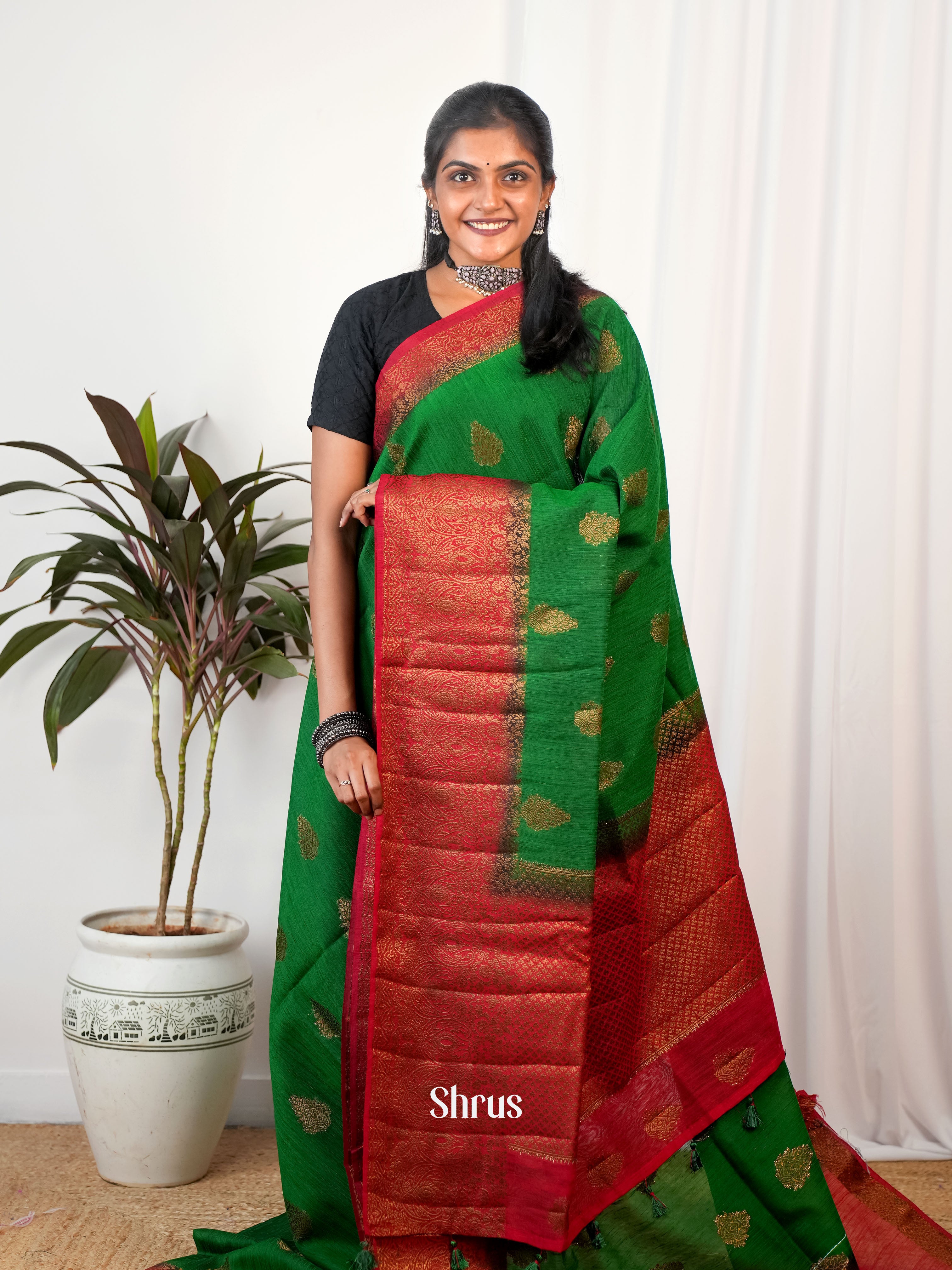 Green & Red- Semi Jute Saree