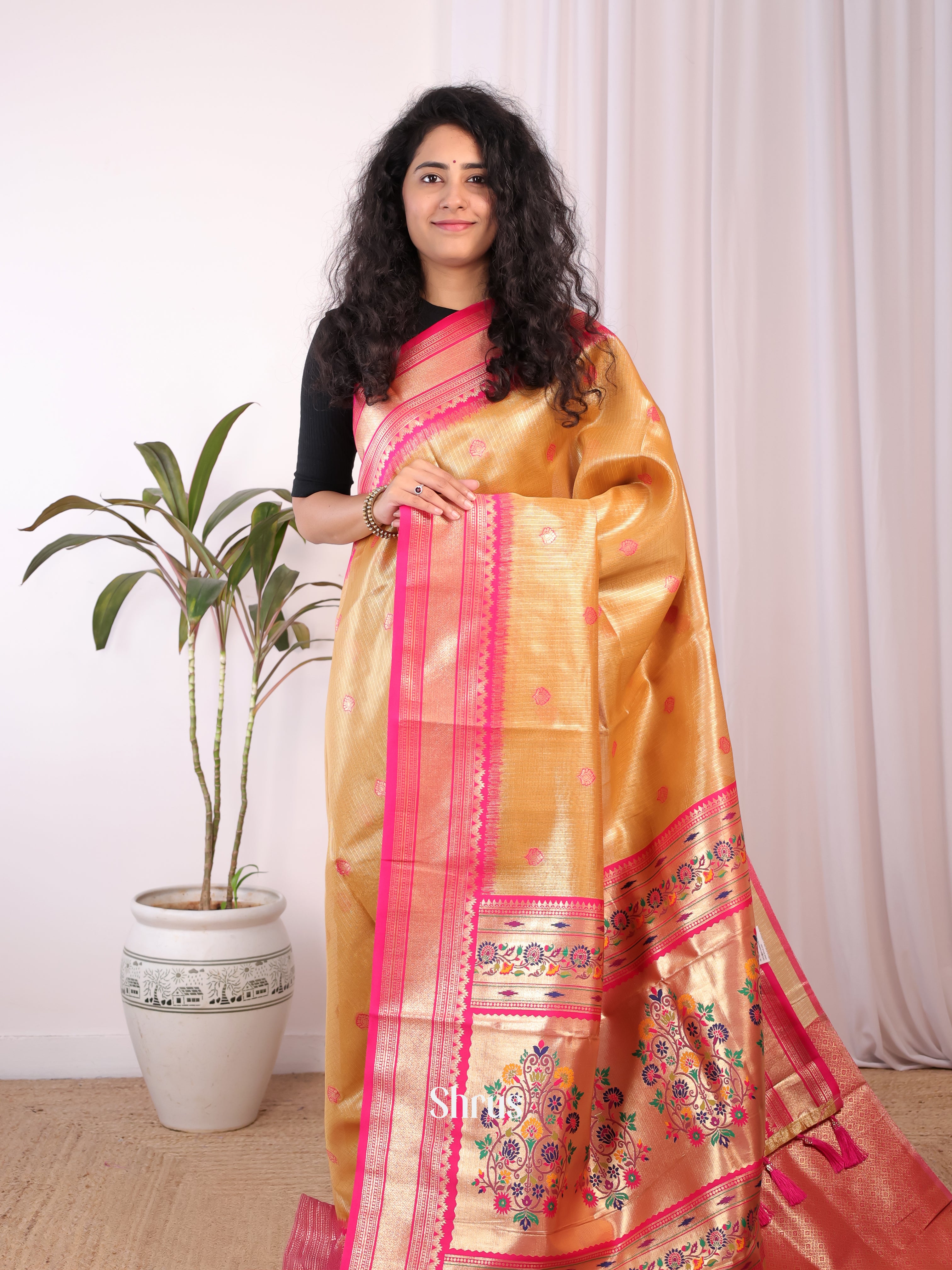 CIS30222 - Banarasi kota Saree - Shop on Shrus.com