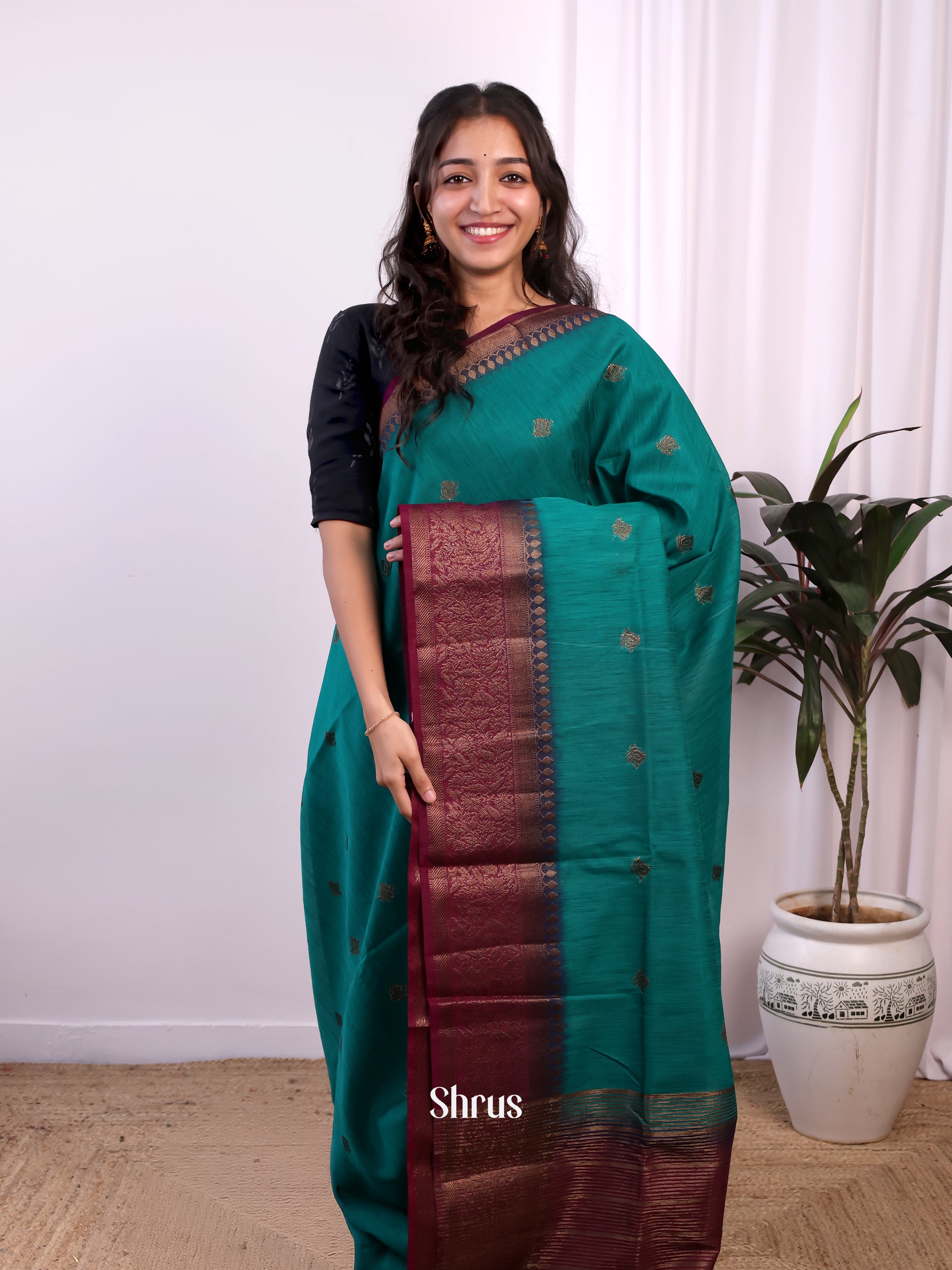 Green & Maroon  - Semi Jute Saree - Shop on Shrus.com
