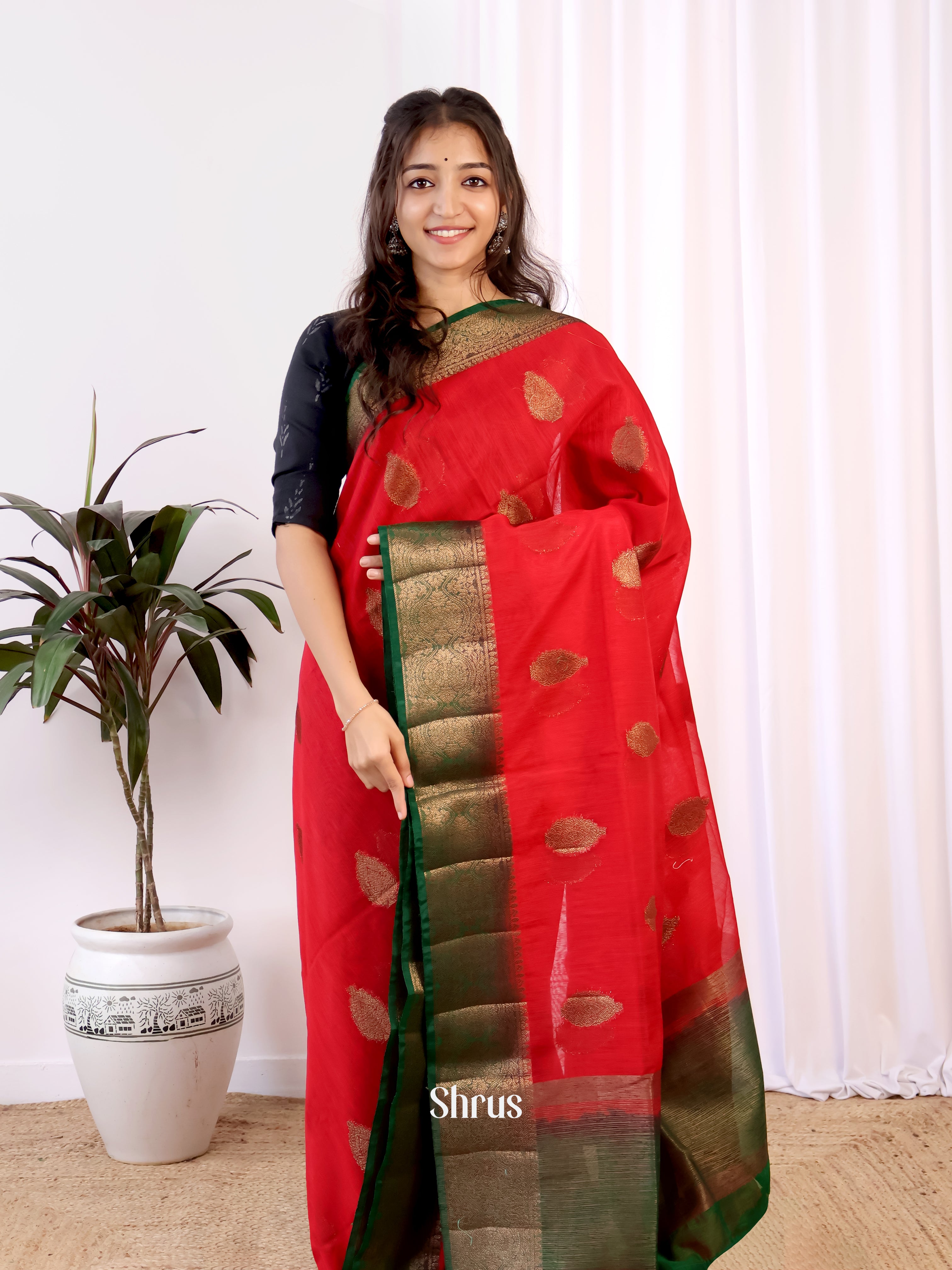 Red & Green- Semi Jute Saree