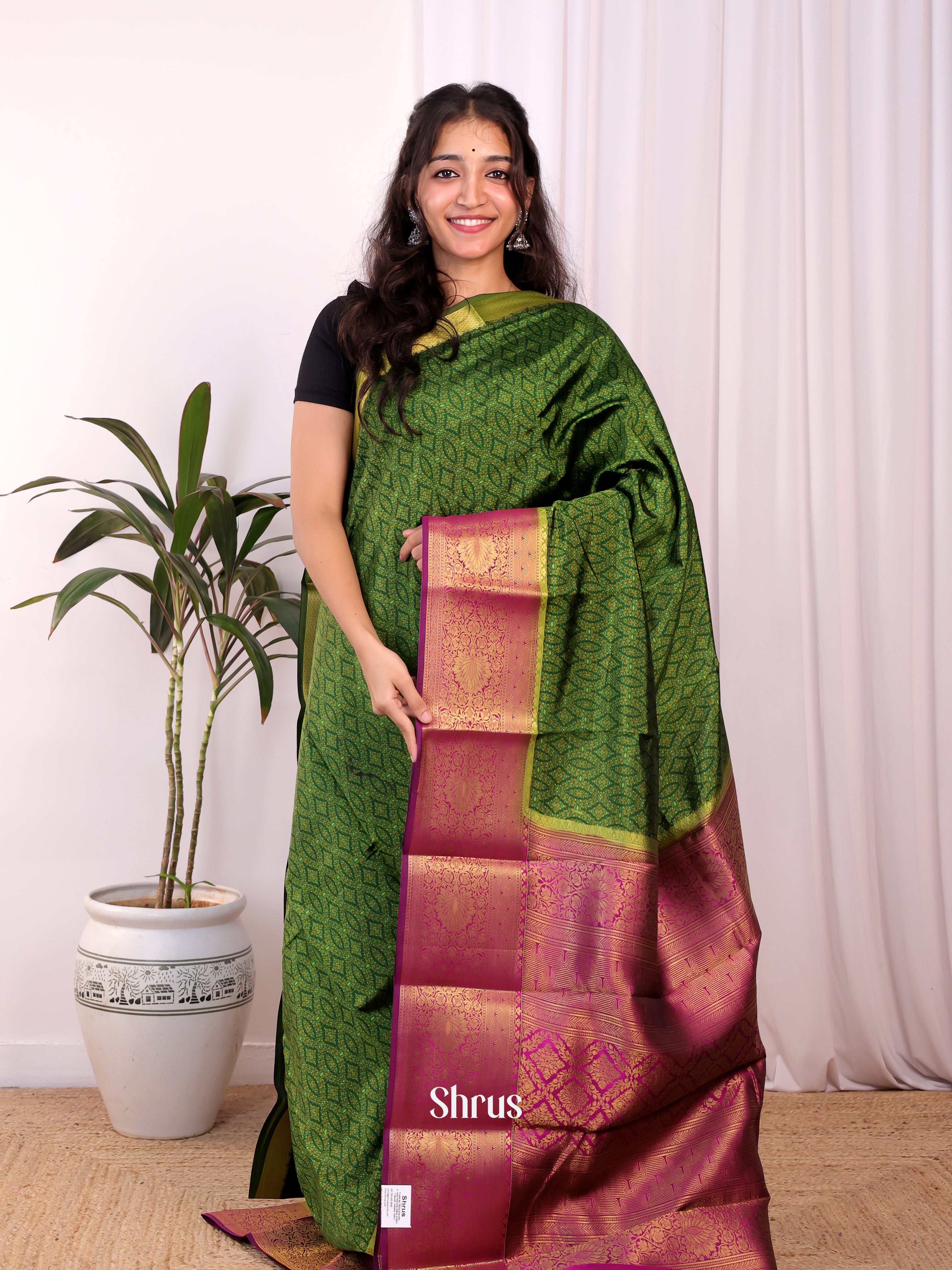 Green & Majenta - Printed Silk Saree