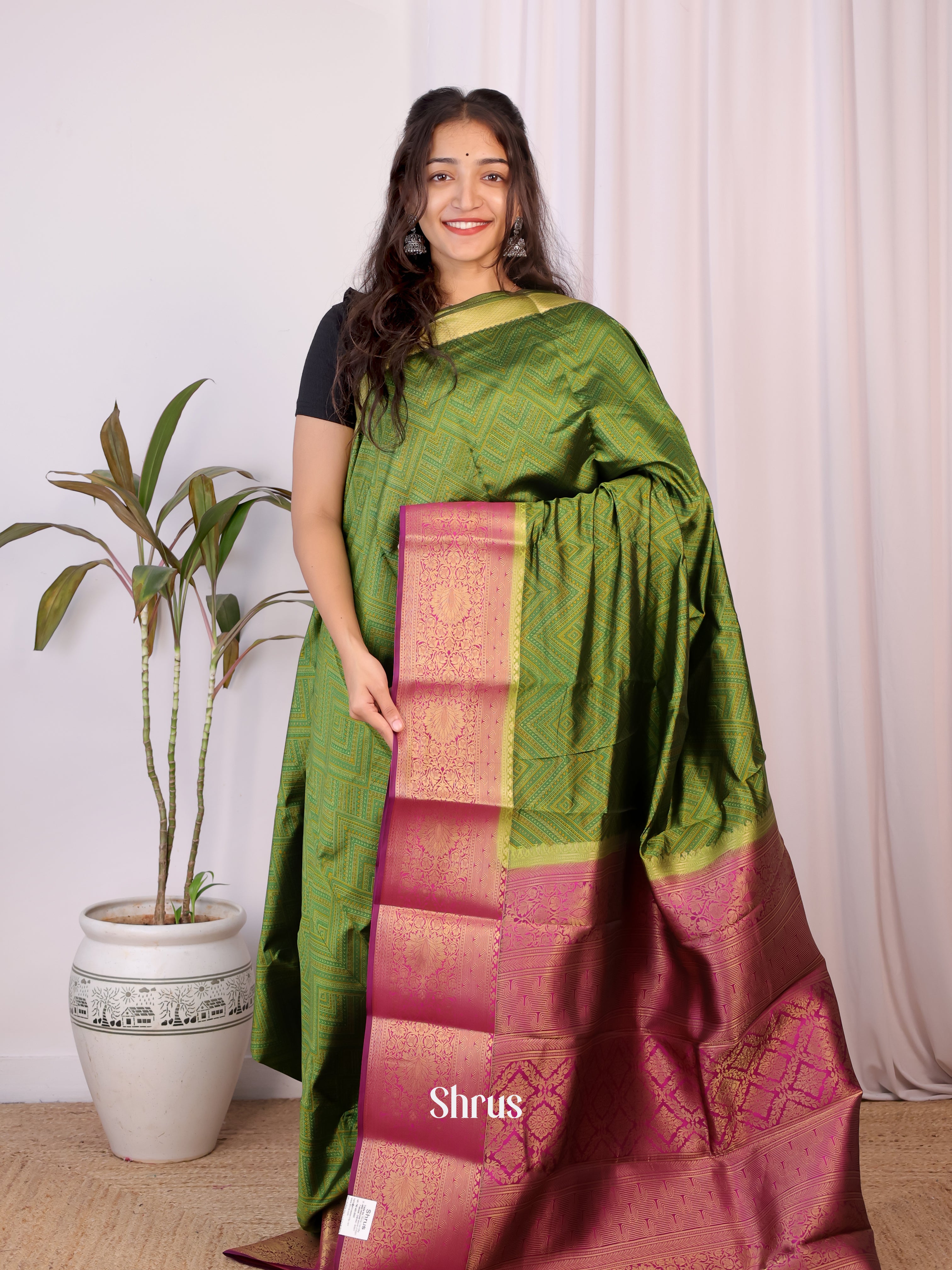 Green & Majenta - Printed Silk Saree