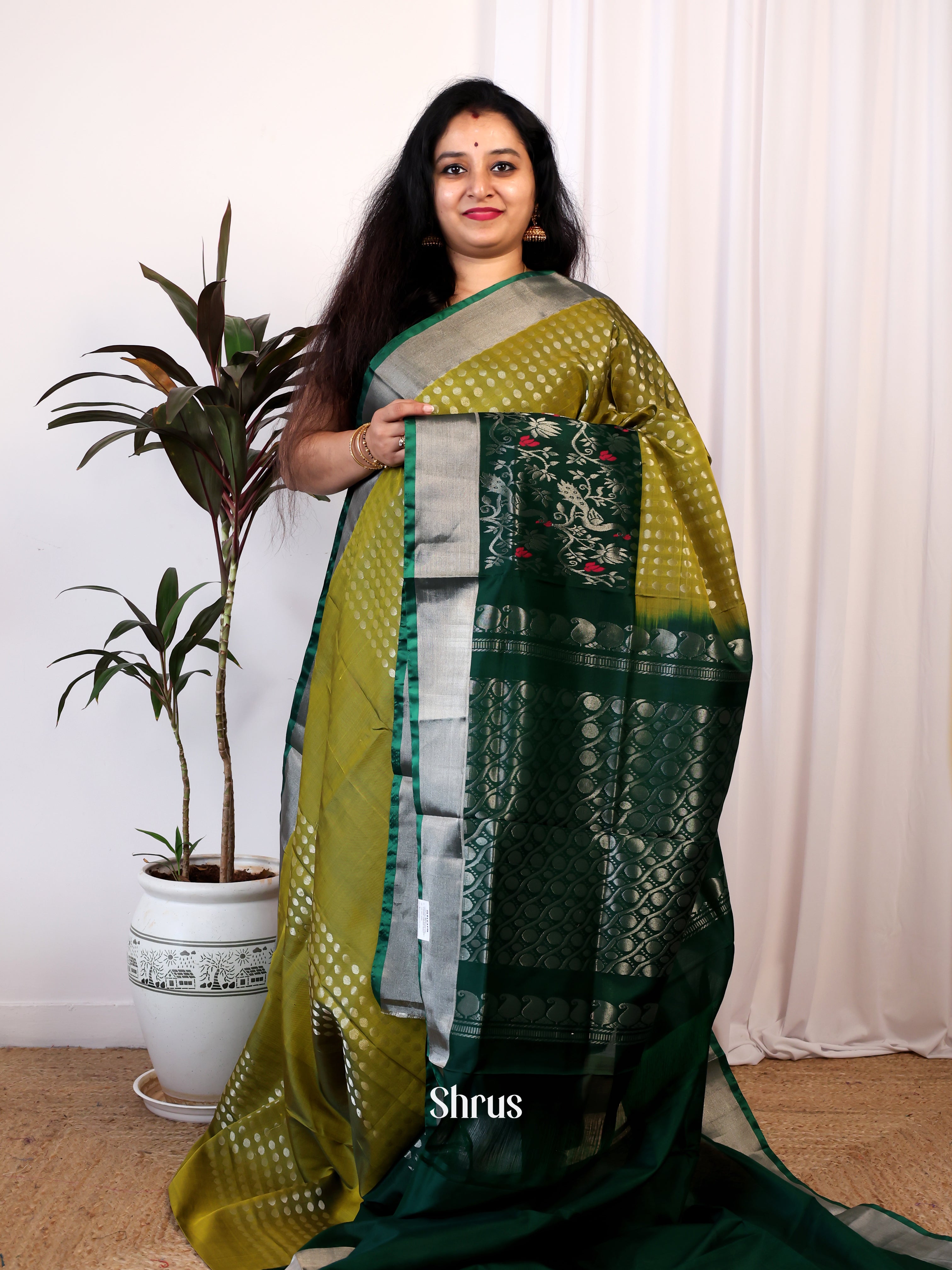 Mathulir Green & Green - Uppada silk Saree