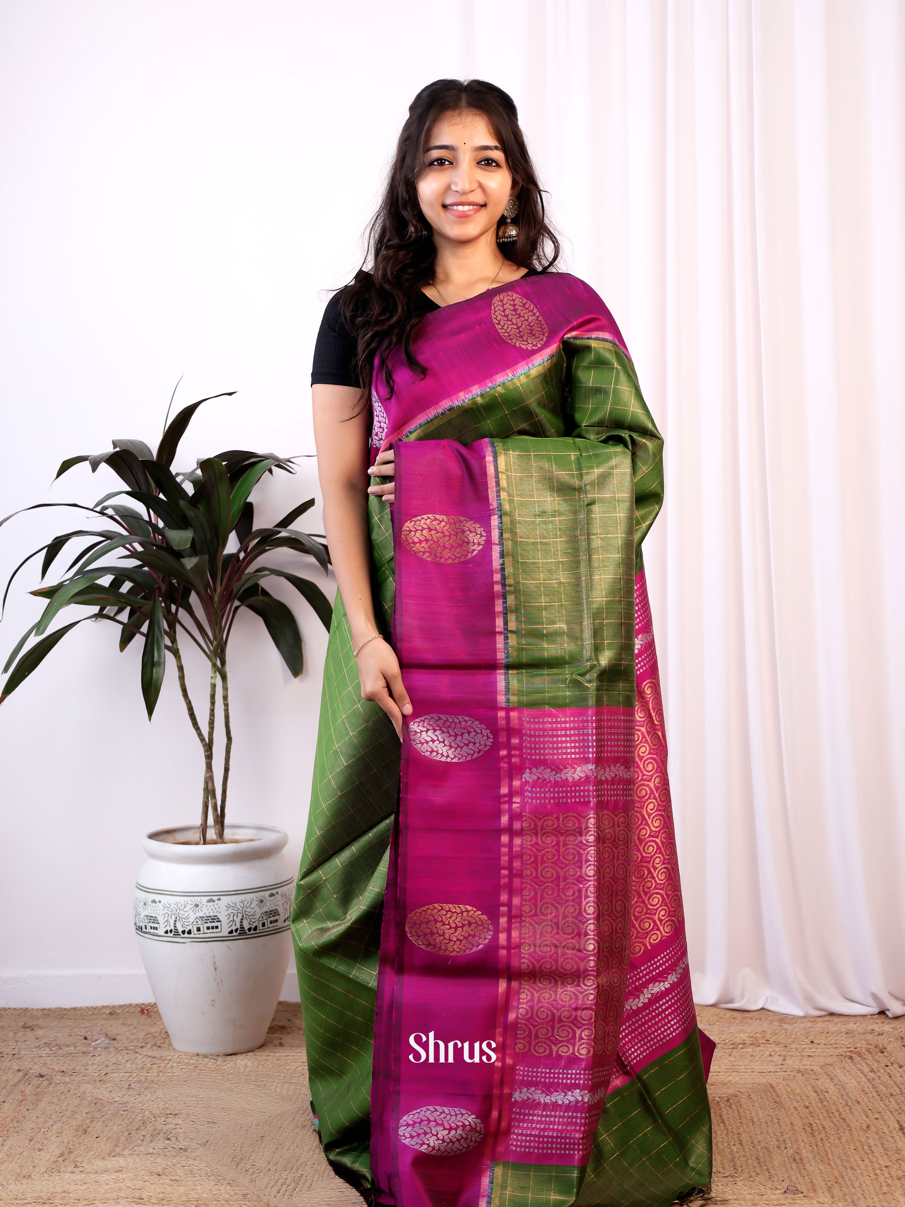 Green & Majenta - Raw Silk Saree