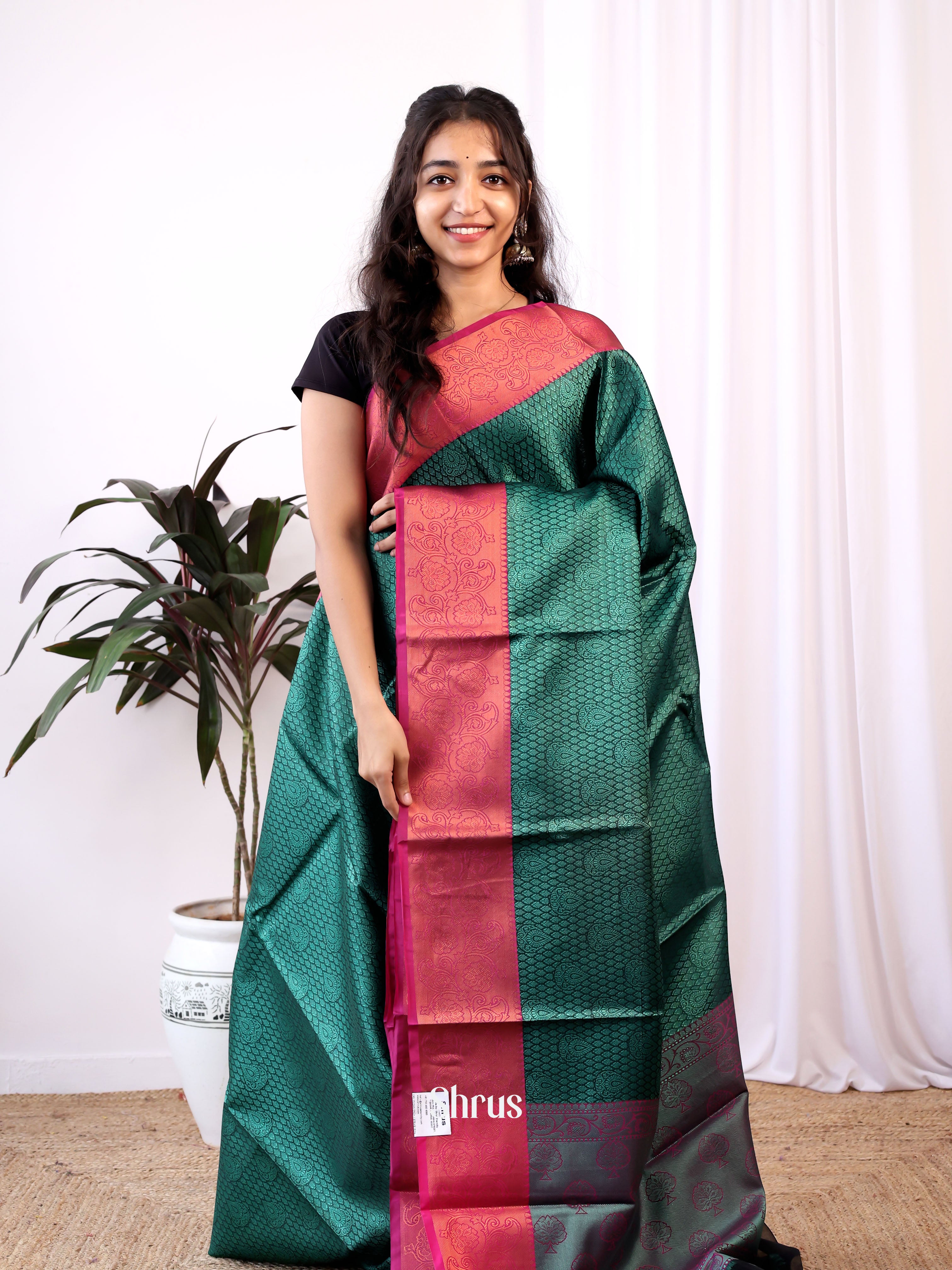 Green & Red - Tanchoi Saree