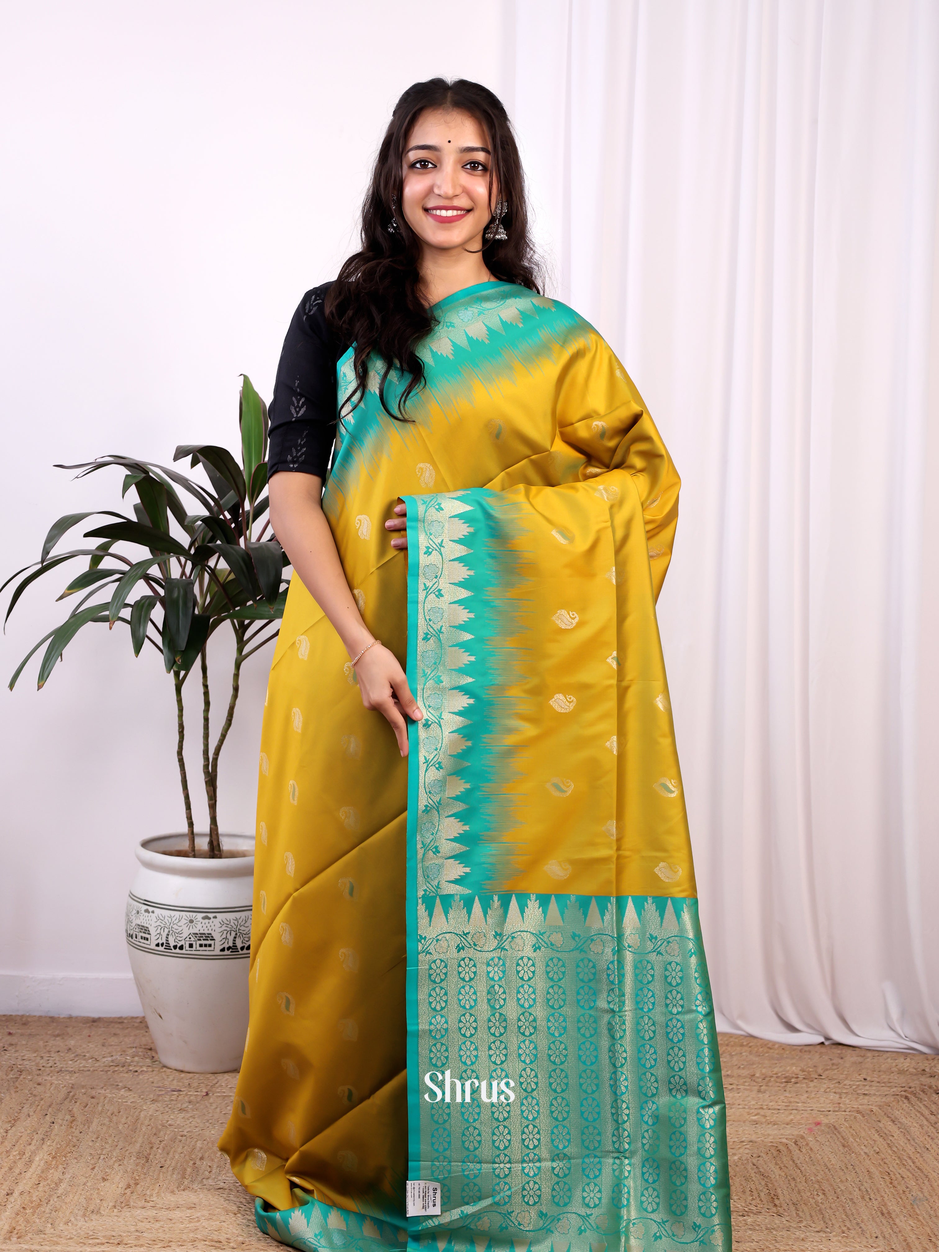 Mustardy green & Green- Semi Softsilk Saree