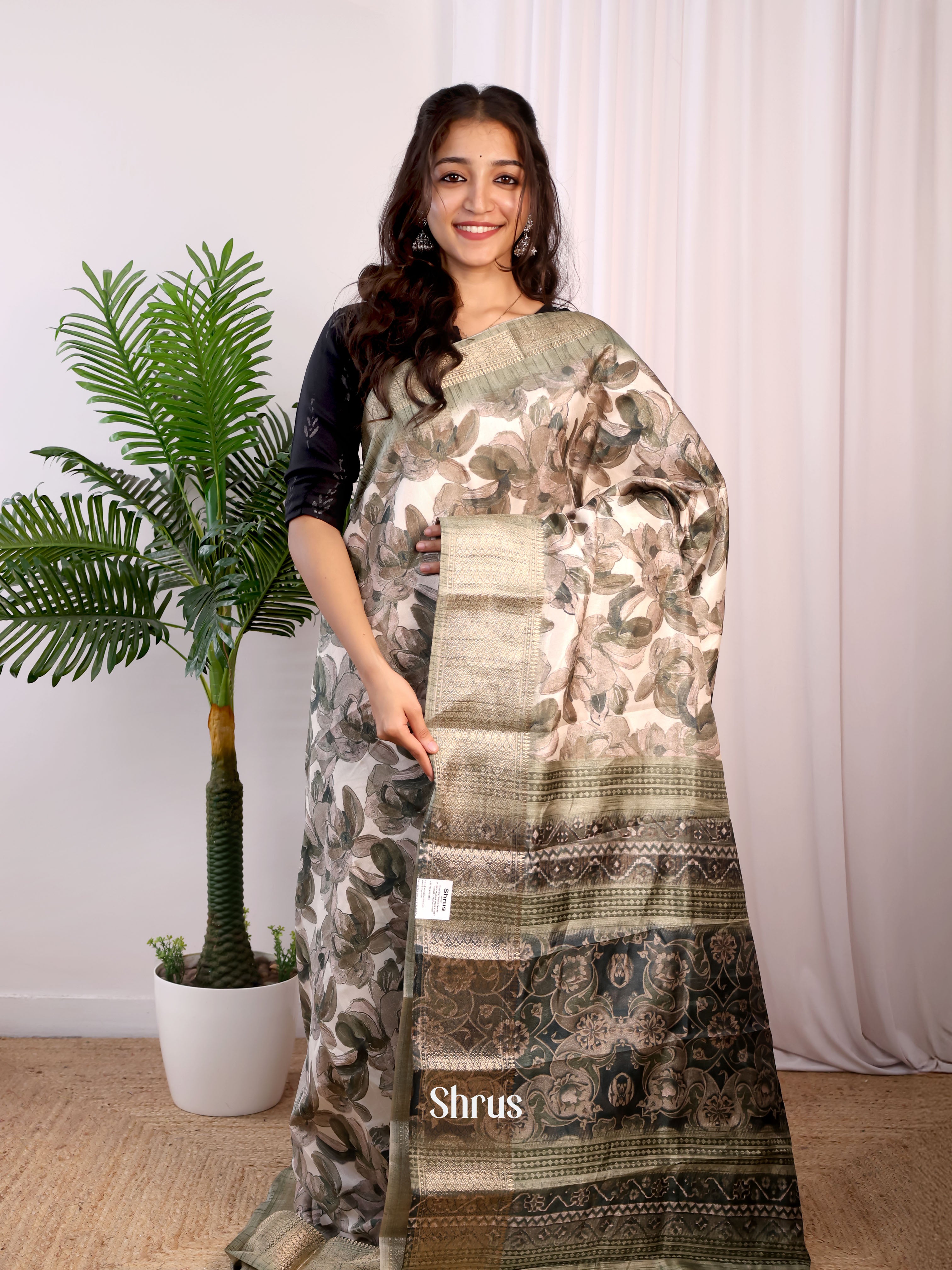 Cream & Grey - Semi Crepe Saree